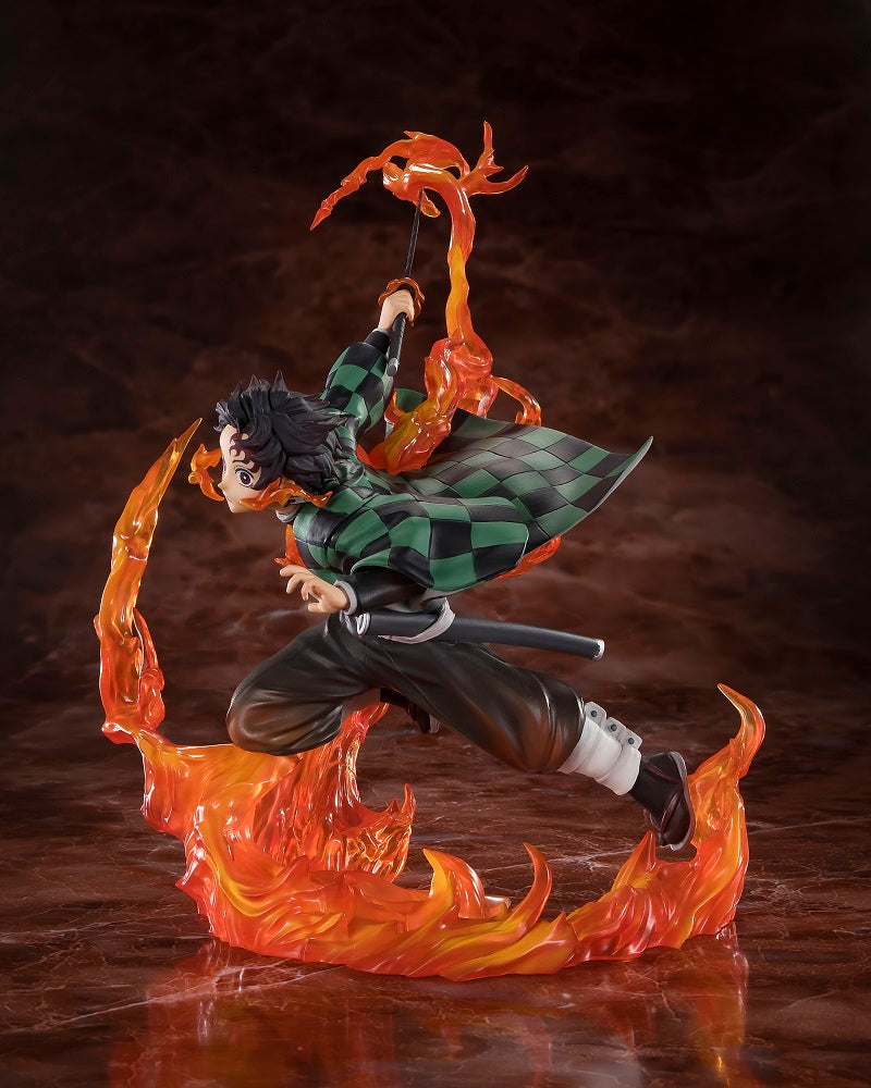 Figuarts Zero Demon Slayer: Kimetsu no Yaiba Tanjiro Kamado Statue with Kyojuro Rengoku's Sword Guard - Anime Collectible Figure for Display & Gift
