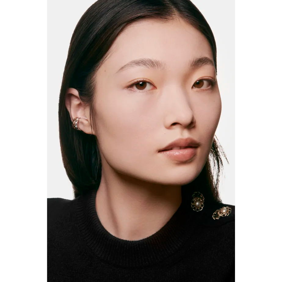 Chanel Poudre Universelle Libre Loose Powder - Lightweight, Long-Lasting Makeup for Flawless Finish | Perfect for Daily Wear & Special Occasions