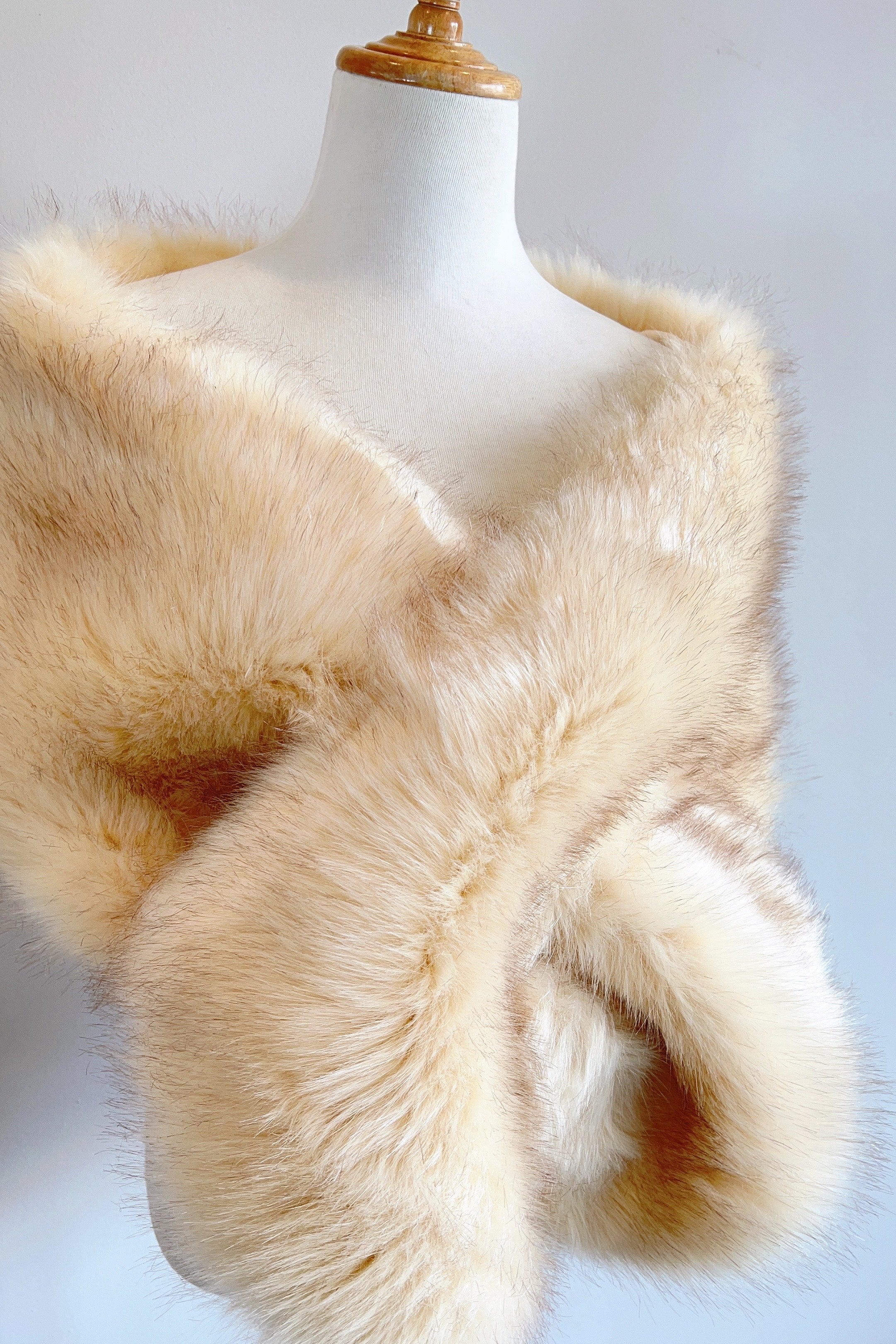 Luxury Champagne Fur Shawl Wrap - Elegant Lilian Cha03 Design for Women - Perfect for Weddings, Parties & Evening Events