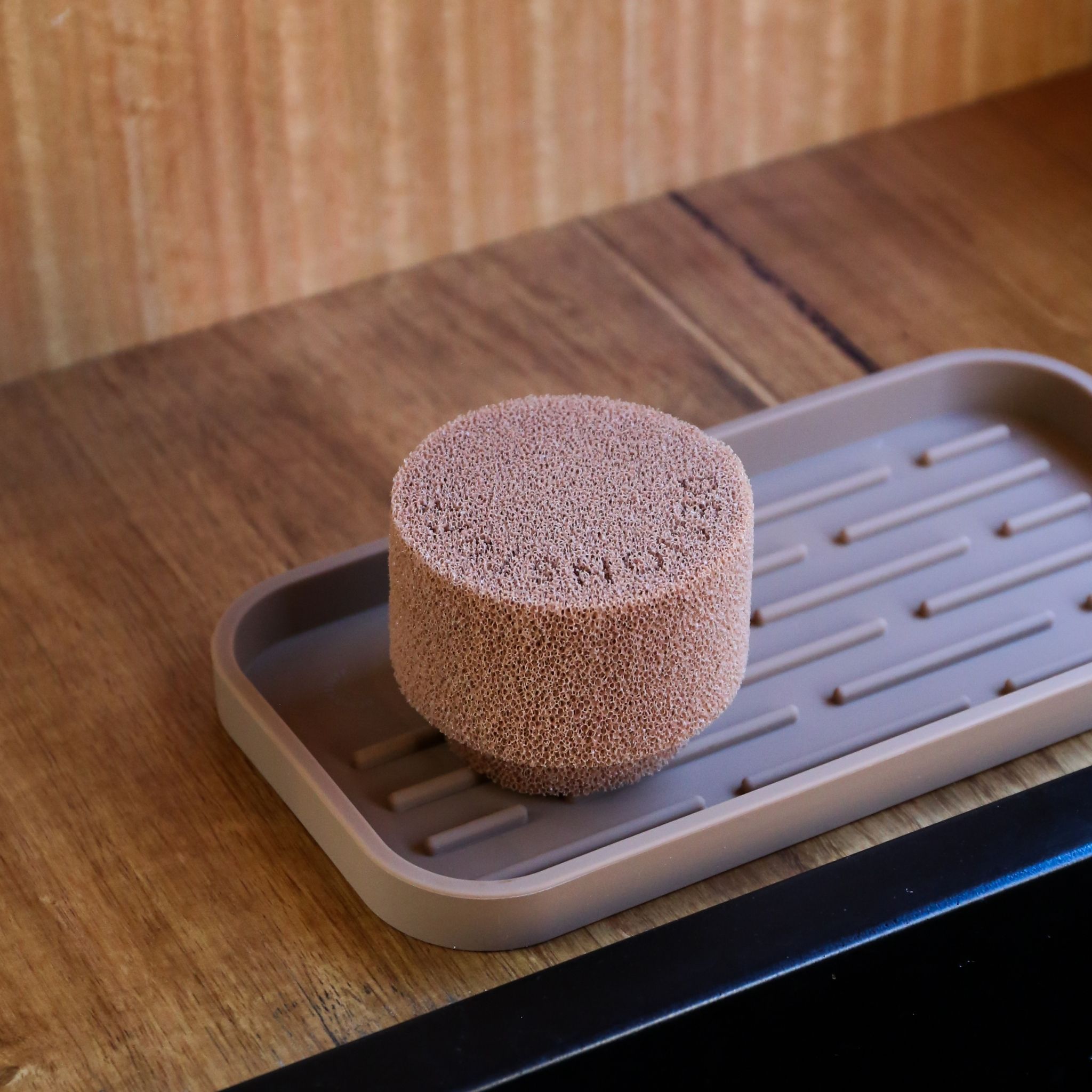 DESIGNSTUFF Silicone Sink Tray and Sponge Holder - Non-Slip Drainboard Organizer for Kitchen Sink, Dish Soap & Sponge Storage (Camel Color) - Perfect for Kitchen Organization & Countertop Space Saving
