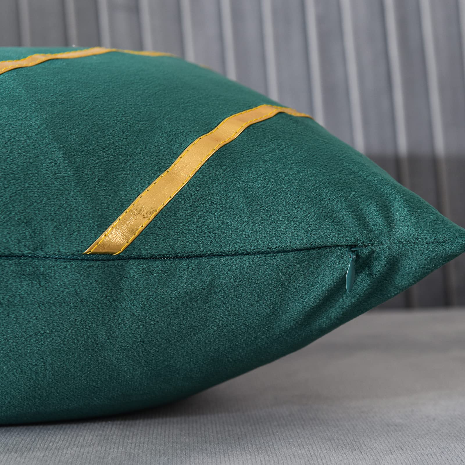 WACOMECO 18x18 Inch Decorative Throw Pillow Covers - Soft Velvet Gold Cushion Covers for Sofa, Bedroom, Living Room & Car - Dark Green Home Decor Accent Pillow Cases (Perfect for Cozy Home Styling & Gift Ideas)