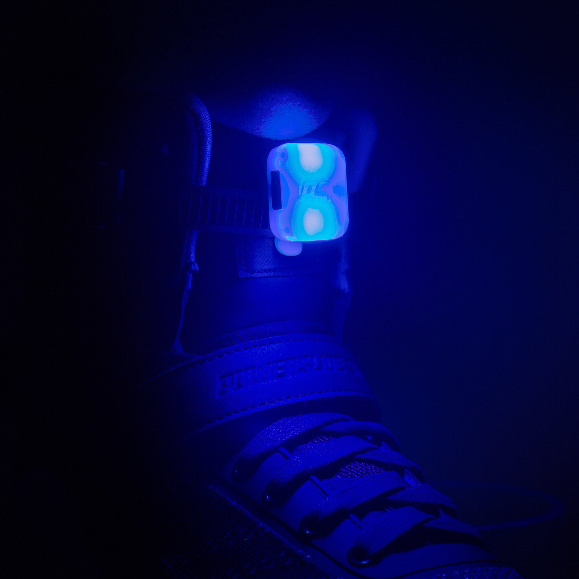 LED Clip Light with Blue Light - Perfect for Reading, Makeup, and Nighttime Use