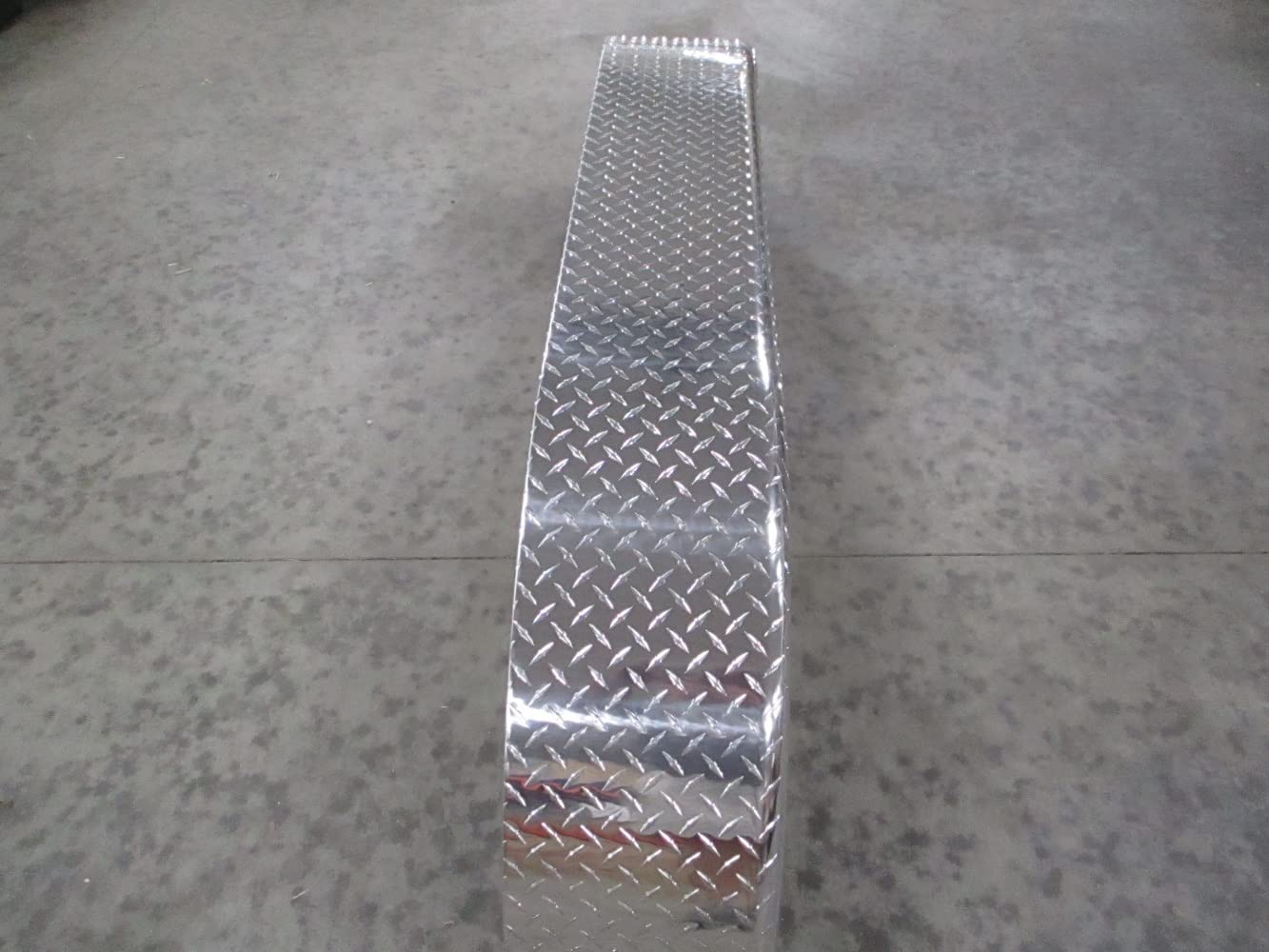 Single (1) Tandem Aluminum Tread Plate Cargo Trailer Fender 72