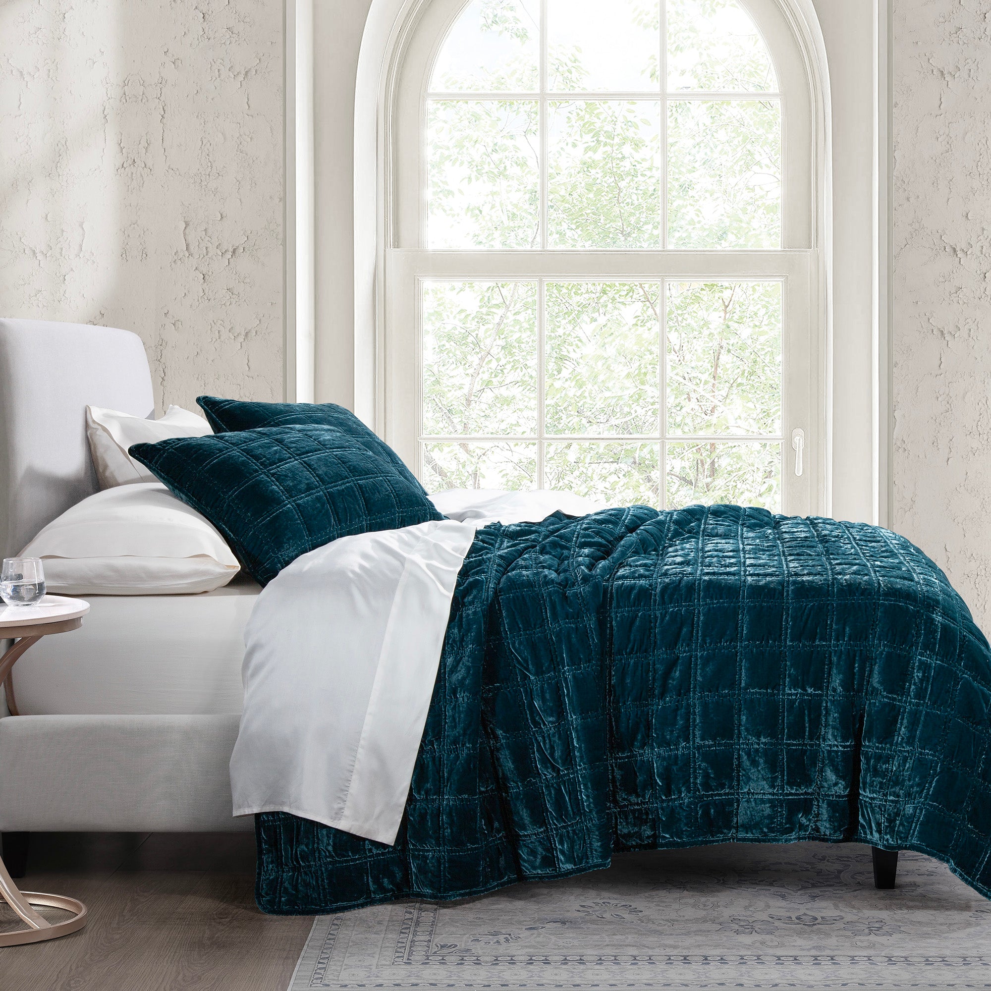 Luxury Stella Faux Silk Velvet Double Box Stitch Quilt Set - Queen Size Bedding with Premium Soft Fabric for Cozy Bedroom Decor & Hotel Style Comfort