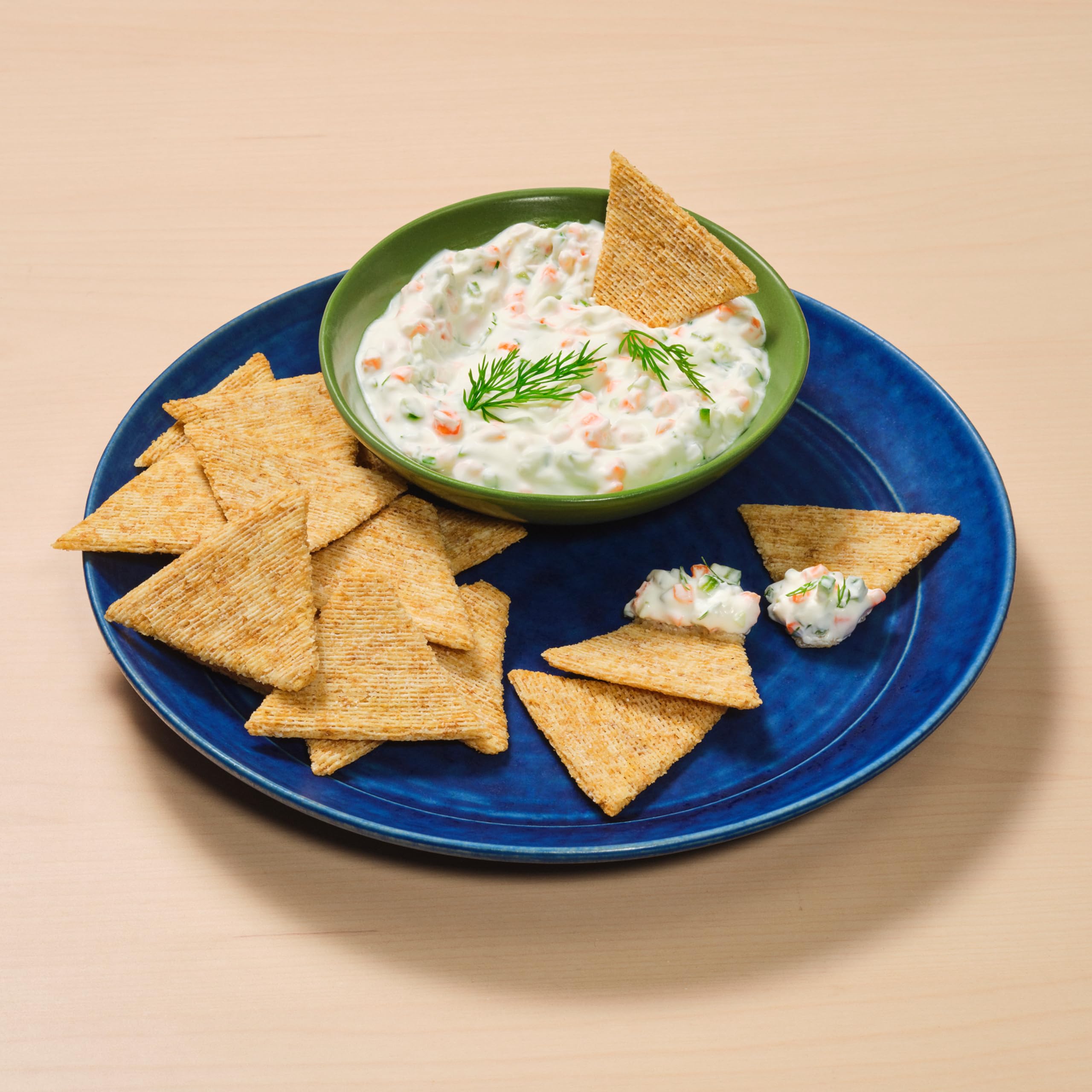 Triscuit Thin Crisps Parmesan Garlic Whole Grain Wheat Crackers - Healthy Lunch Snacks, Bulk Pack of 6 (7.1 oz Each) - Perfect for Office, School, Picnics & Party Platters