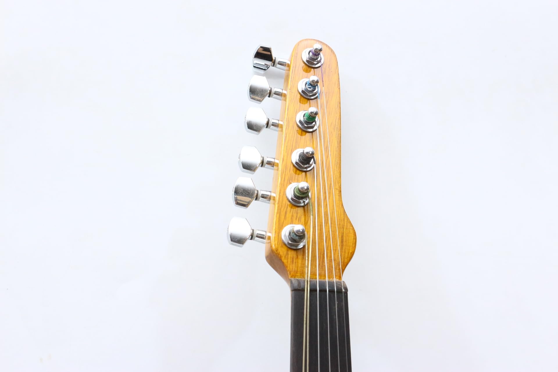 **4/4 Full Size Solid Wood Electric Violin with Ebony Fittings – 6-String Sunburst Design, Includes Violin Case & Bow – Perfect for Performances, Practice & Studio Recording**