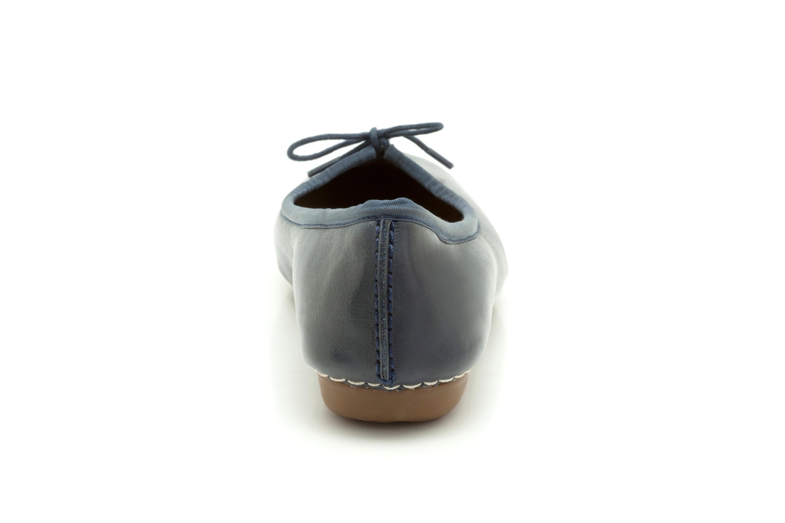 Clarks Women's Comfortable Ballet Flats - Lightweight & Stylish Shoes for Work, Travel & Everyday Wear