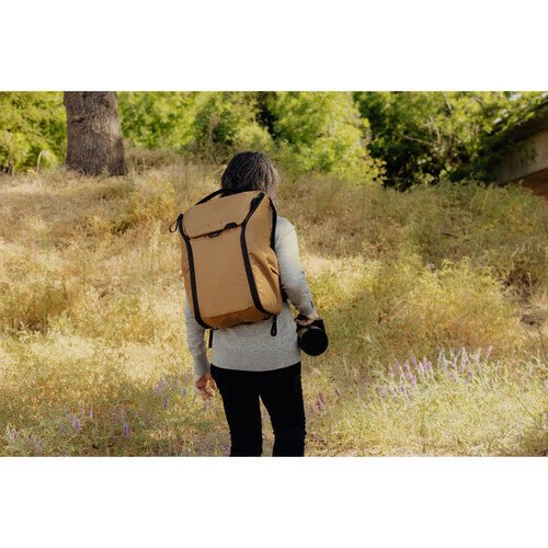 Peak Design Everyday Backpack 20L V2 - Durable Camera Backpack for Photographers & Travel, Water-Resistant Coyote Brown, Perfect for Hiking, Commuting & Urban Exploration