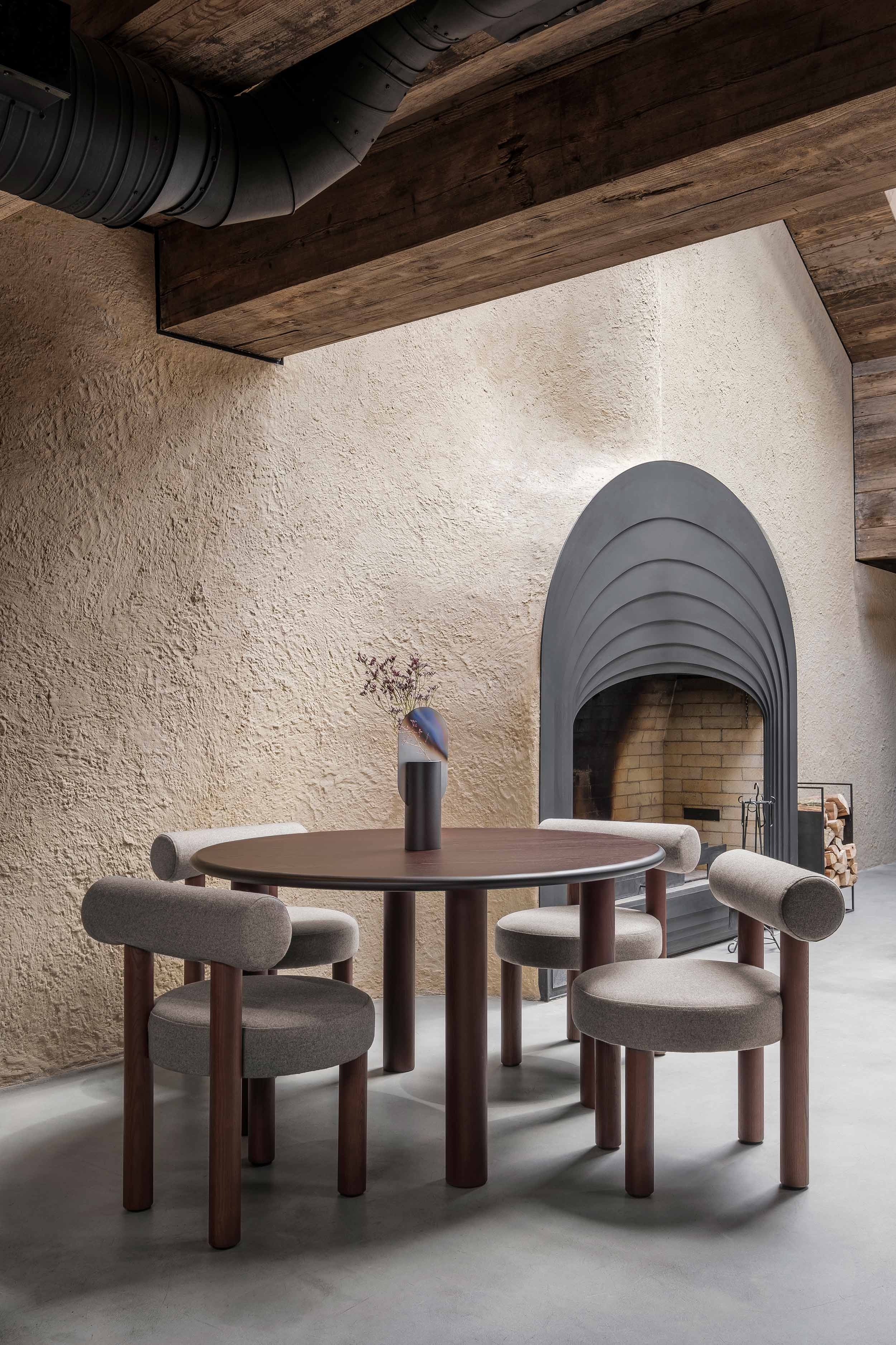 Noom Paul Round Dining Table - Modern Wooden Kitchen Table for 4-6 People | Perfect for Small Spaces, Apartments & Cozy Family Meals