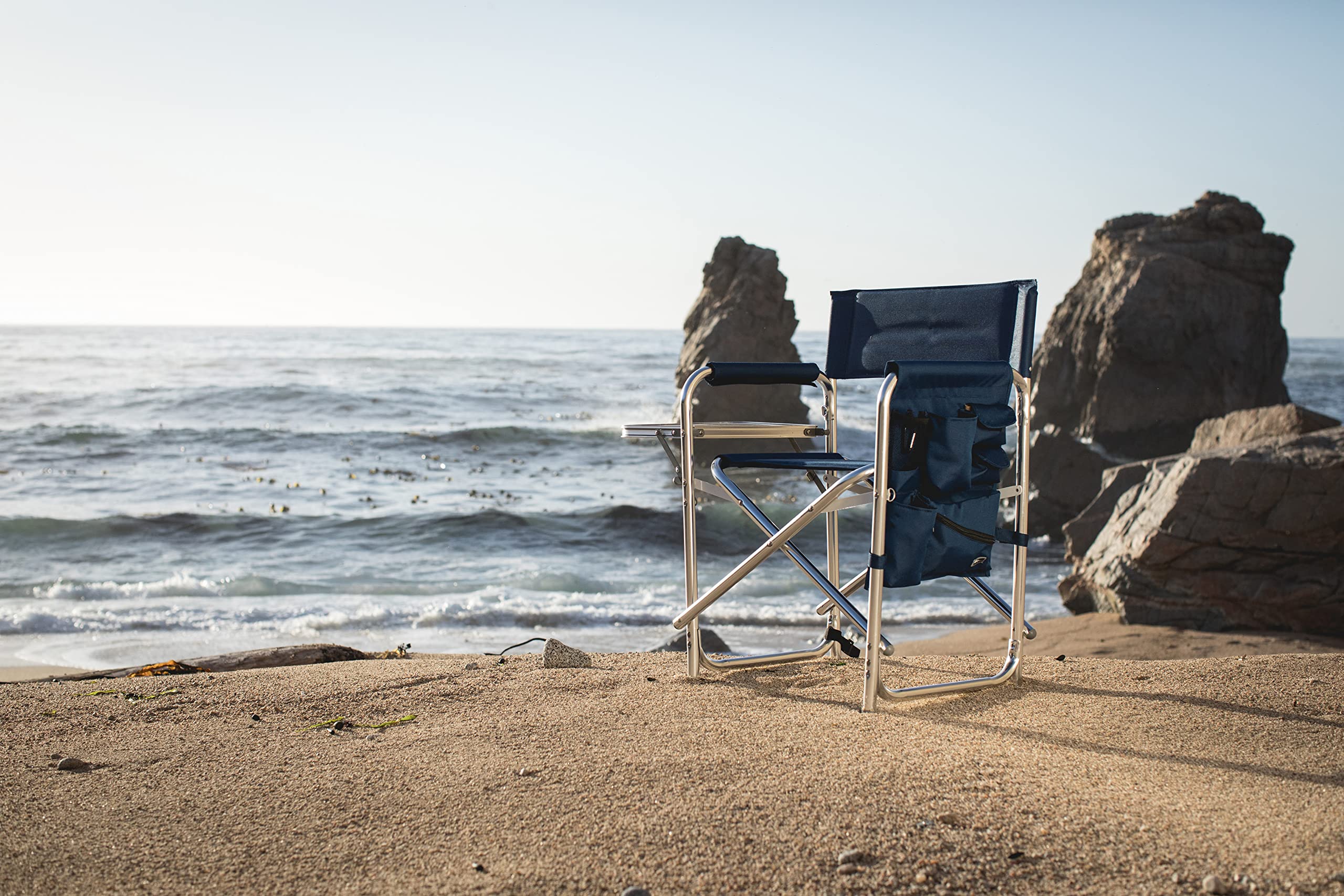 PICNIC TIME NHL Toronto Maple Leafs Folding Sports Chair with Side Table - Portable Camping Chair for Adults - Perfect for Beach, Tailgating, and Outdoor Events
