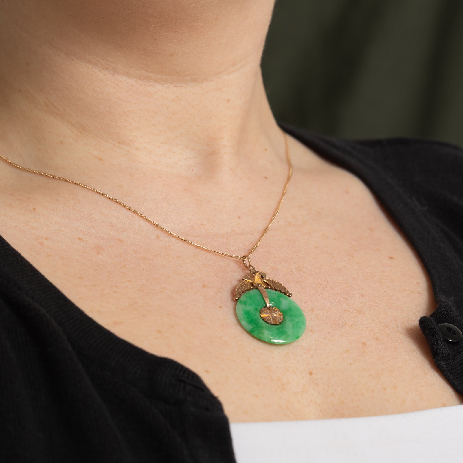18.00ct Natural Donut Jadeite Pendant - AAA Grade Green Jade Jewelry for Women, Gift for Her, Birthday, Anniversary, Meditation & Spiritual Healing