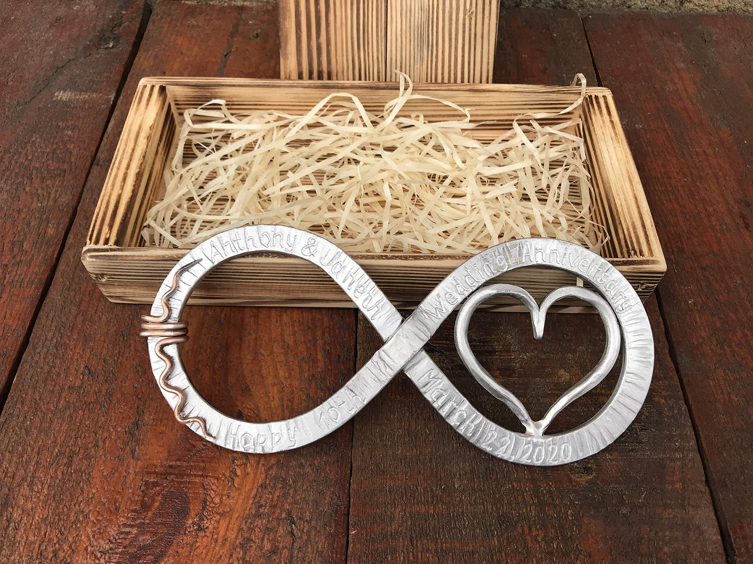 Infinity Sign Tin Gift - 10th Anniversary Present for Couples, Aluminum Keepsake for Her & Him - Perfect for Romantic Celebrations & Home Decor
