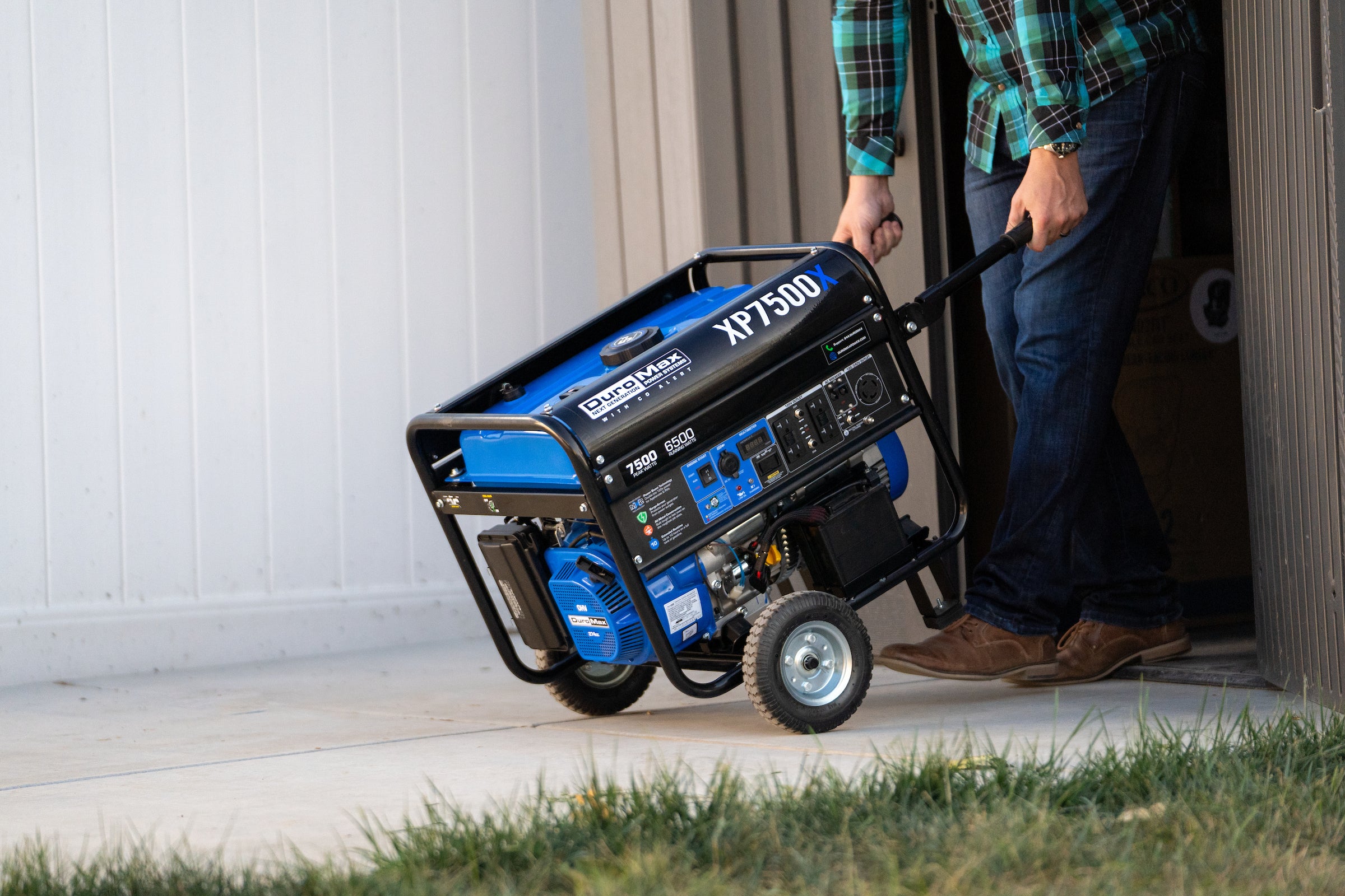 7,500 Watt Portable Gasoline Generator with CO Alert - Reliable Backup Power for Home, Camping & Outdoor Emergencies
