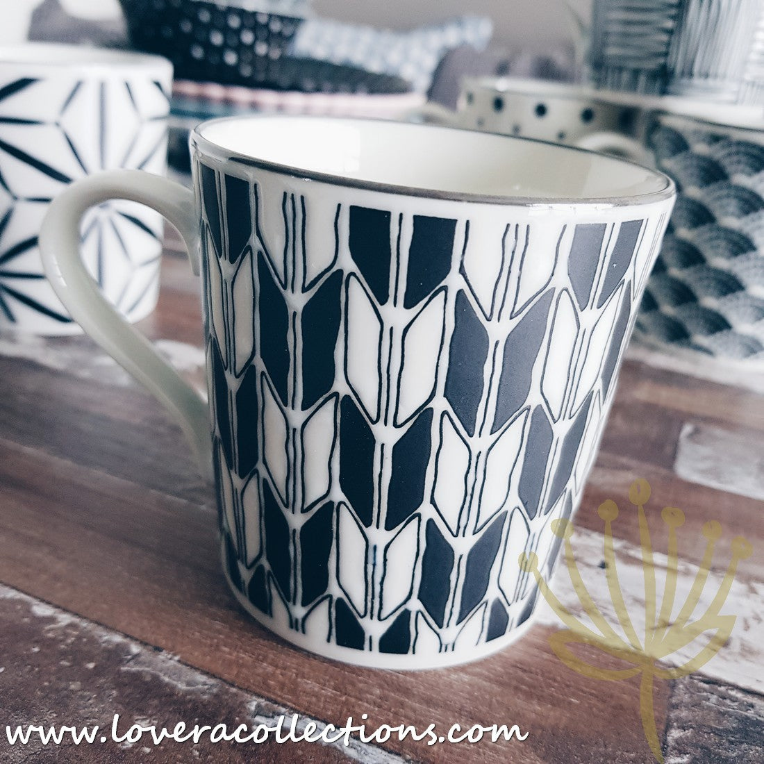 Awasaka Black & White Modern ARROWS Dinnerware Set - 16-Piece Porcelain Plates, Bowls & Mugs - Elegant Tableware for Dinner Parties, Restaurants & Home Decor (60% Off Limited Time Sale)