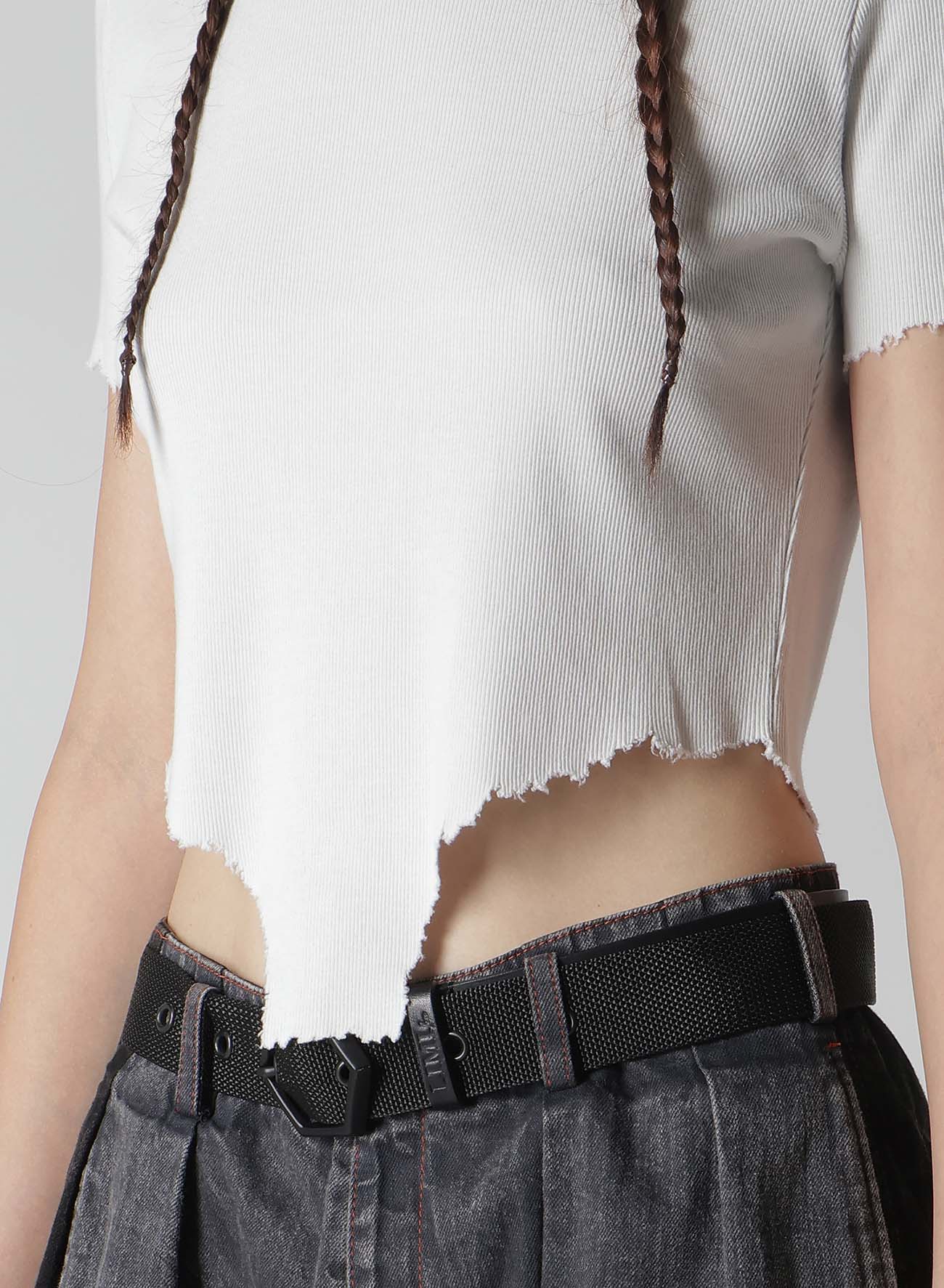 Distressed Crushed Rib Stitch T-Shirt with Raw Hem | Trendy Vintage Style for Casual Wear & Street Fashion
