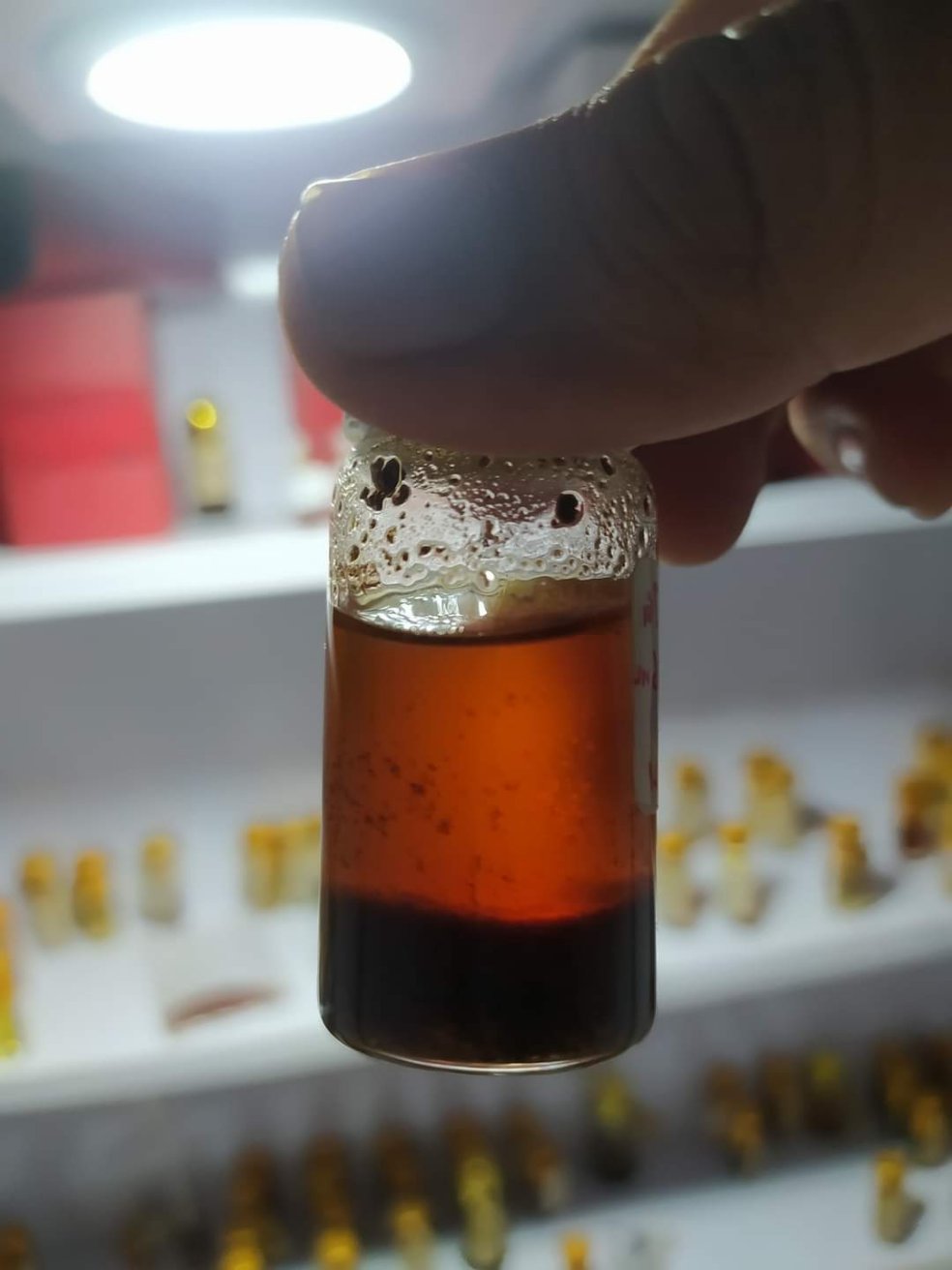 Pure Natural Deer Musk Nafa/Kasturi Kijang Essential Oil - 6ML Strong Intense Aroma for Perfume Making, Aromatherapy & Spiritual Rituals
