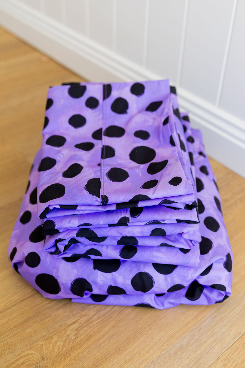 Kasey Rainbow Purple Cheetah Print Sheet Set - Soft Luxury Bedding for Queen Size Beds - Perfect for Modern Bedrooms & Guest Rooms