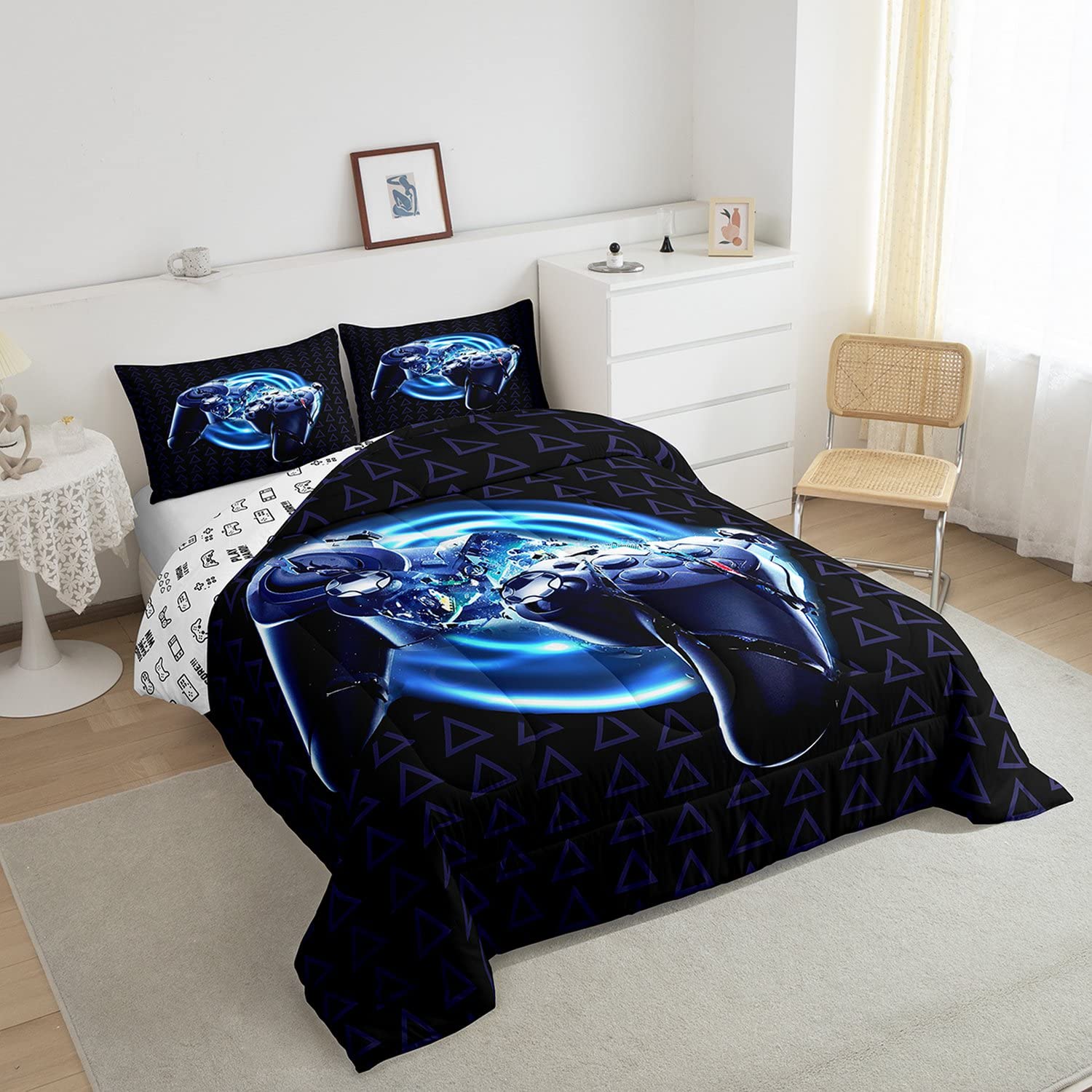 Feelyou Reversible Video Game Comforter Set - Twin Size 2Pcs, Modern Gamer Bedding with Geometric Gamepad Pattern for Kids Boys & Girls - Perfect for Gaming Rooms, Teen Bedrooms & Sleepovers