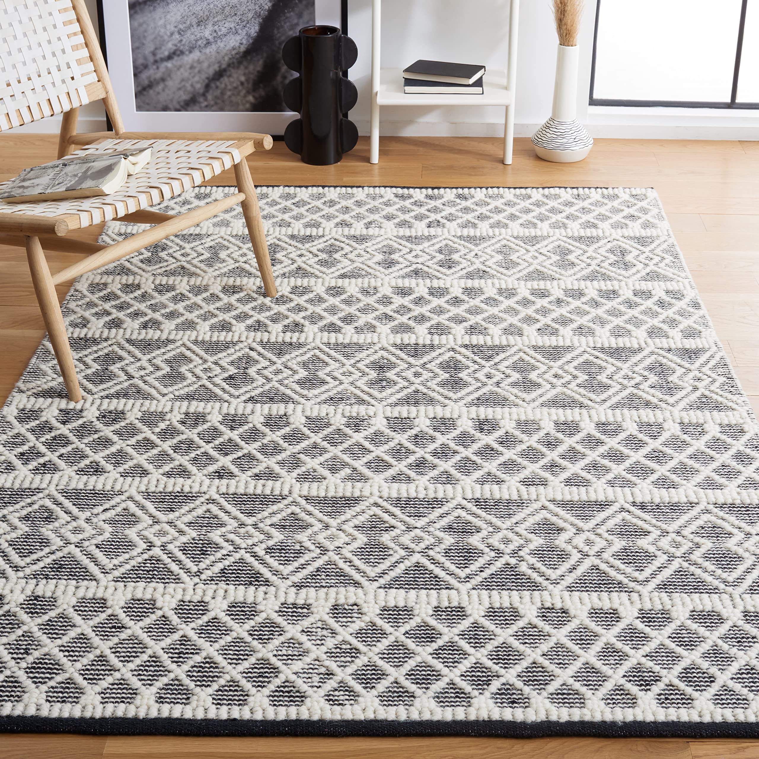 SAFAVIEH Natura Collection 6'x6' Ivory & Black Wool Area Rug - NAT828Z Handmade for Living Room, Dining Room, Bedroom | Soft & Durable Floor Covering for Home Decor