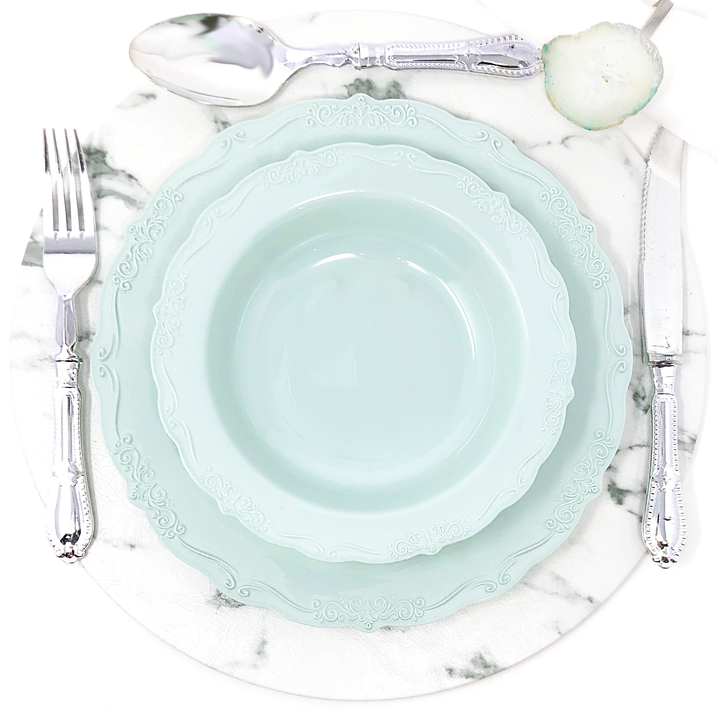 60-Piece Green Round Plastic Dinnerware Set - Eco-Friendly & Durable Plates, Bowls, Cups & Utensils - Perfect for Picnics, BBQs, Parties & Outdoor Dining