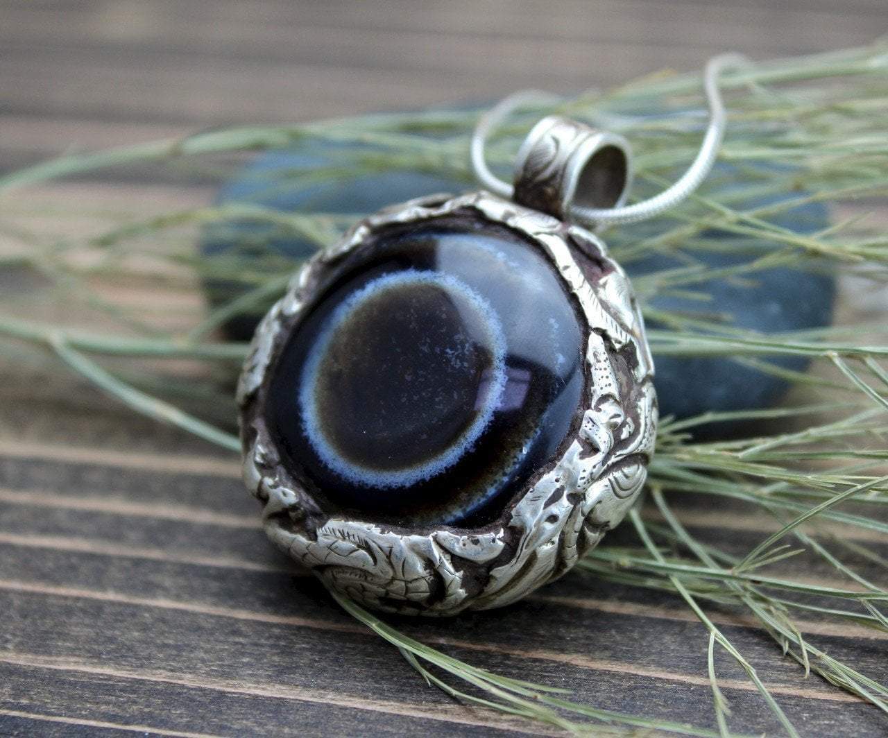Natural Agate Gemstone Pendant Necklace for Women - Healing Crystal Jewelry Gift for Meditation, Yoga & Spiritual Energy