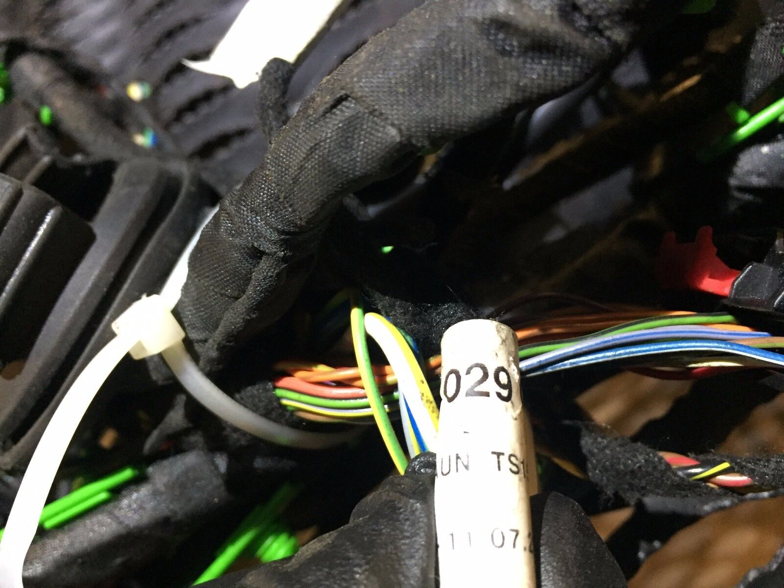 05-08 Audi A6 C6 Front Driver Door Wiring Harness OEM 4F1971029 - Replacement Electrical Connector for Door Panel Repair & Power Window Fix