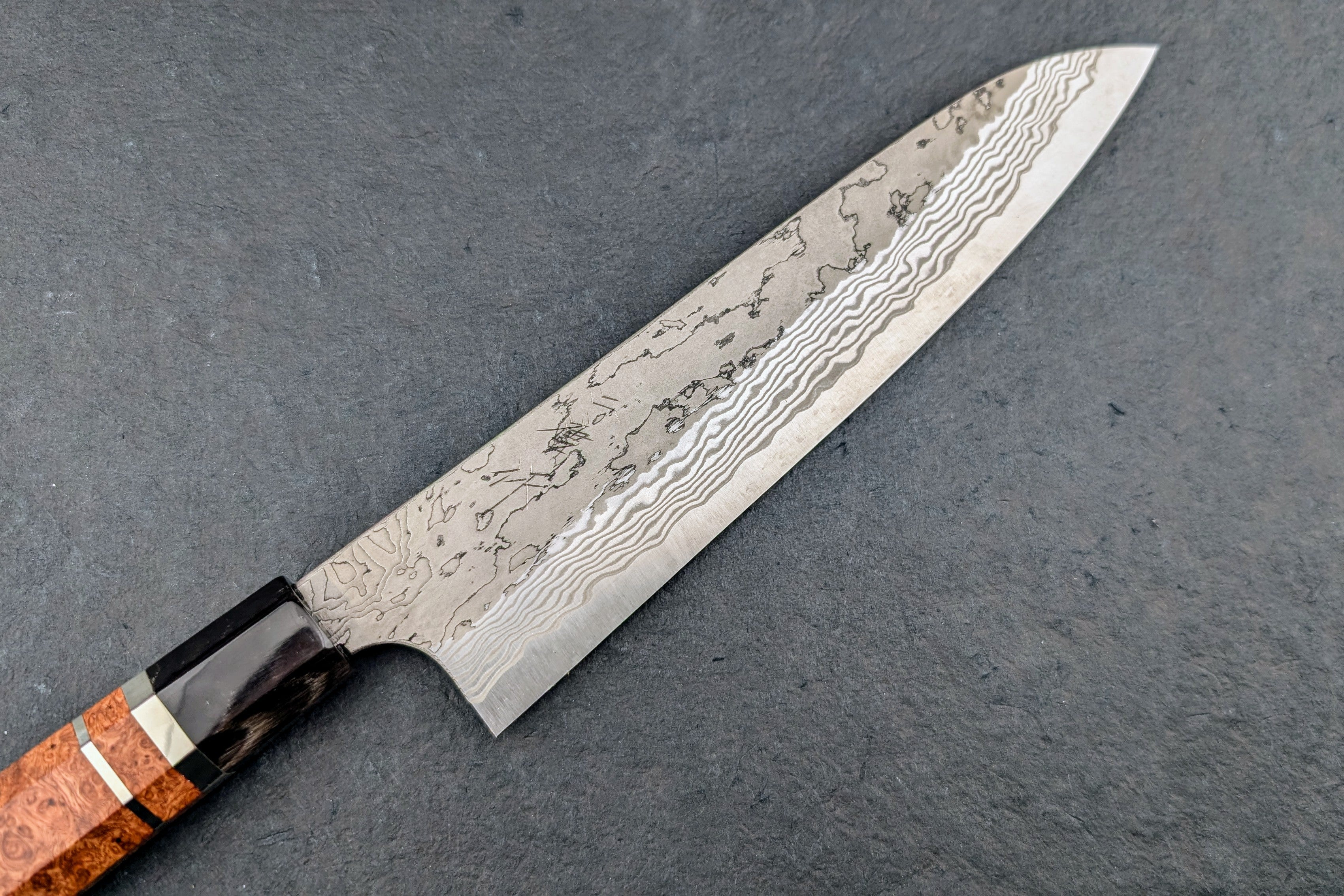 Nigara SLD Damascus Gyuto Japanese Chef Knife 240mm - Premium Kitchen Knife for Sushi, Meat Cutting & Professional Cooking