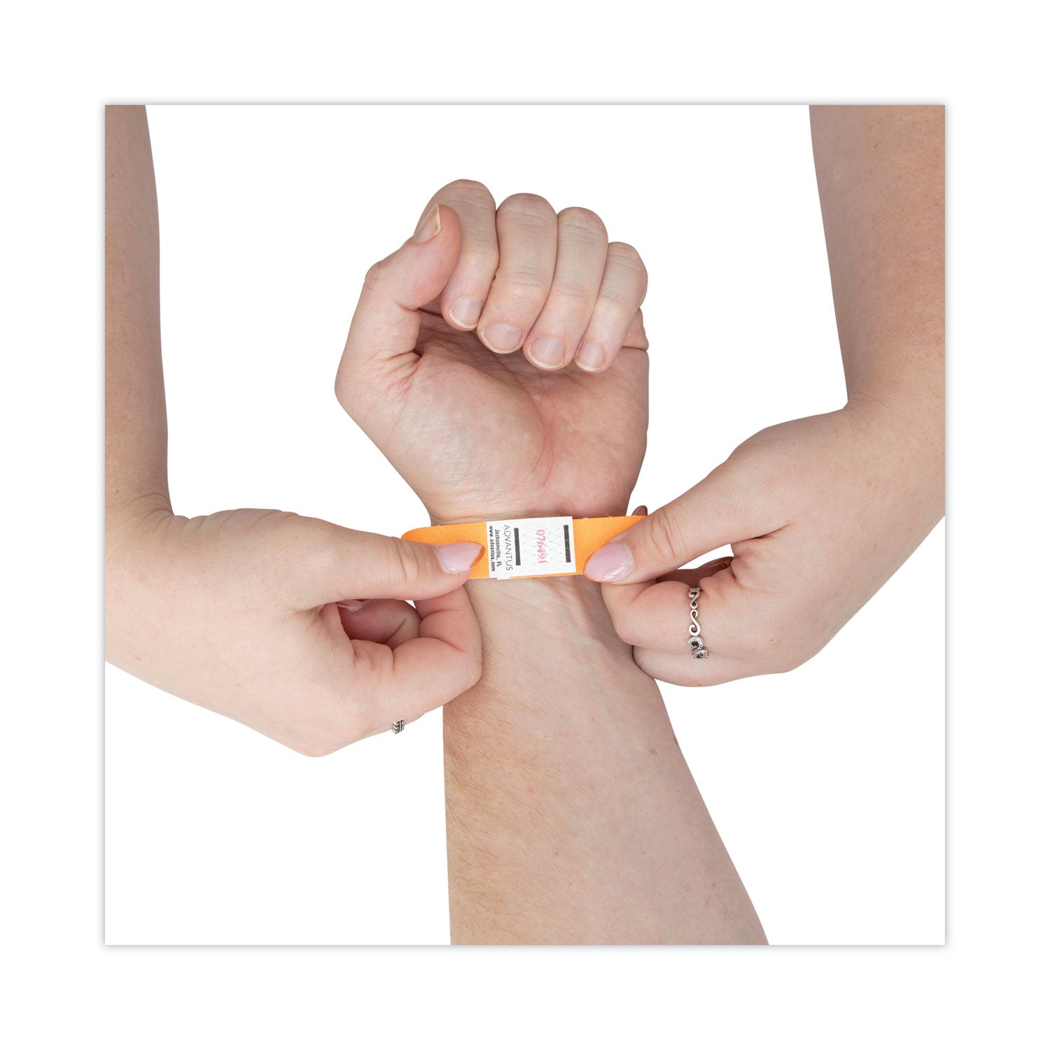 Advantus Numbered Wristbands for Crowd Control - 500 Pack of Neon Orange, 9.75