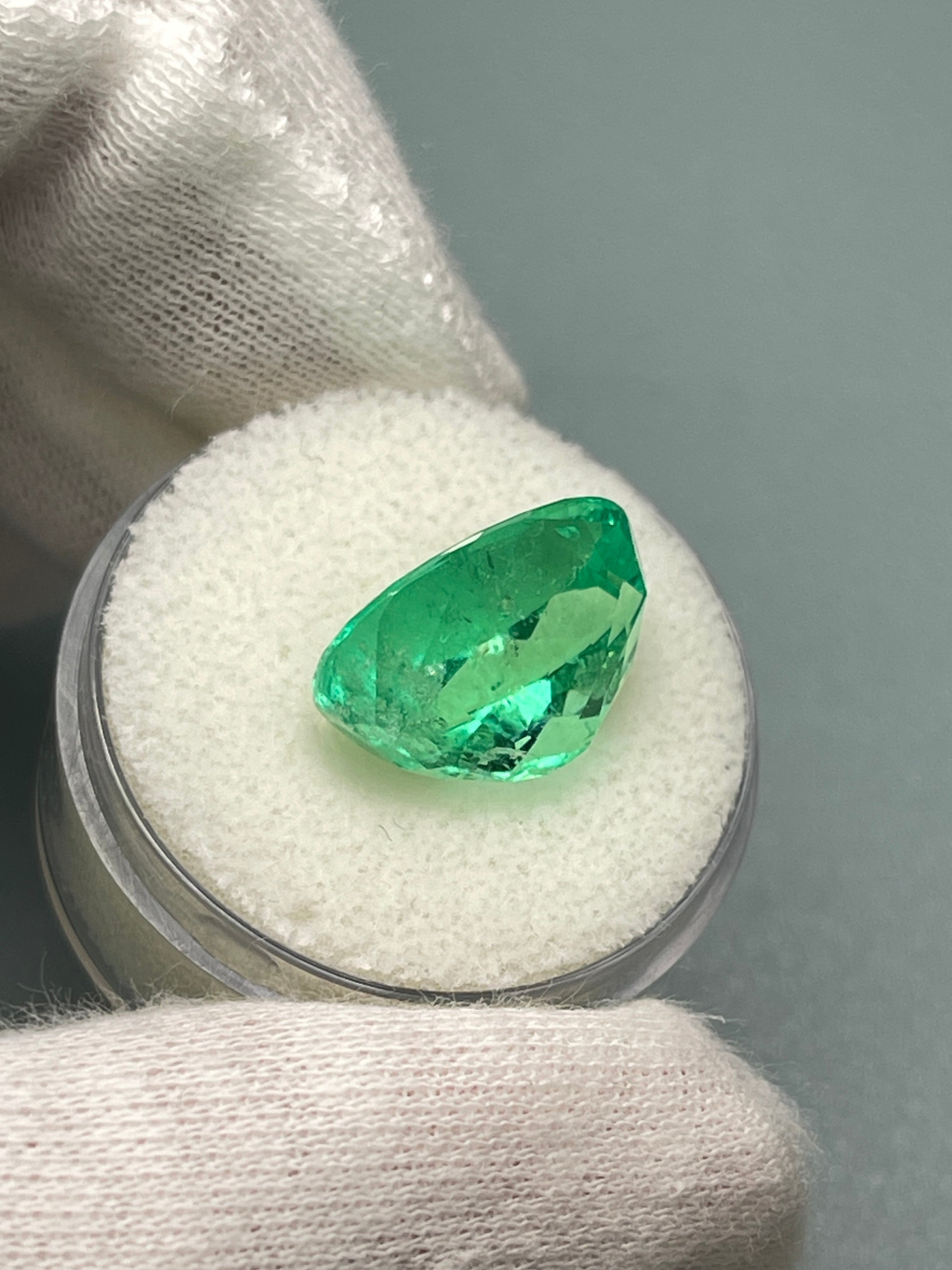 8.40 Carat 15x12mm Muzo Yellowish Green Natural Loose Colombian Emerald Oval Cut Gemstone for Jewelry Making & Engagement Rings