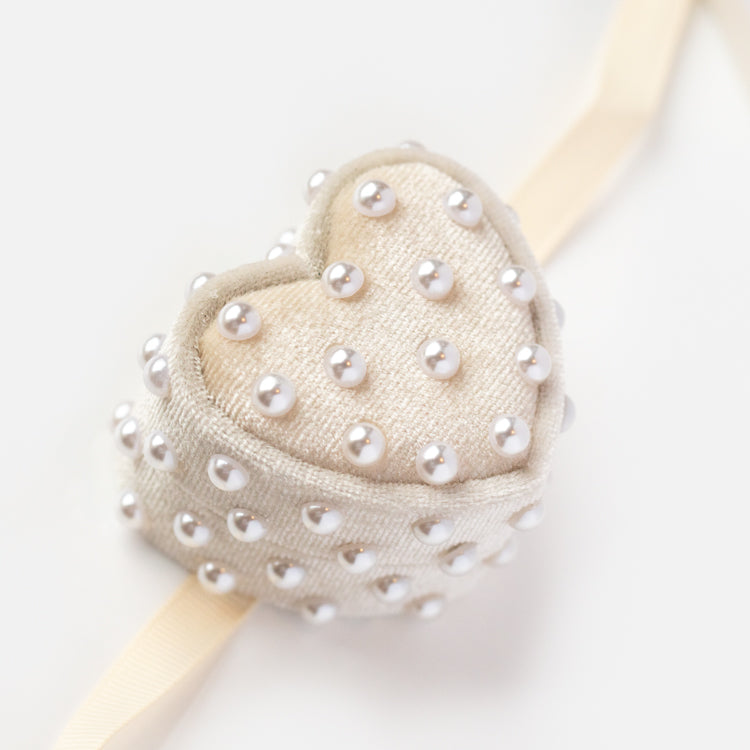 Heart Shaped Velvet Jewelry Box for Rings - Elegant Pearl Wedding Ring Holder, Perfect for Engagement, Proposal & Anniversary Gifts