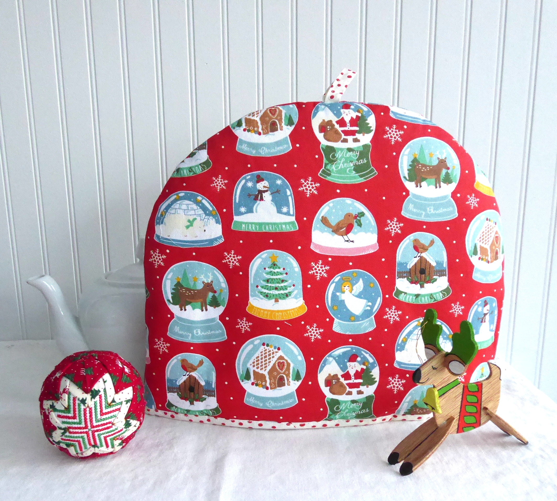 Christmas Snow Globe Tea Cozy - Large Padded Insulated Tea Pot Cover with Polka Dot Lining - Perfect for Holiday Decor & Winter Tea Parties