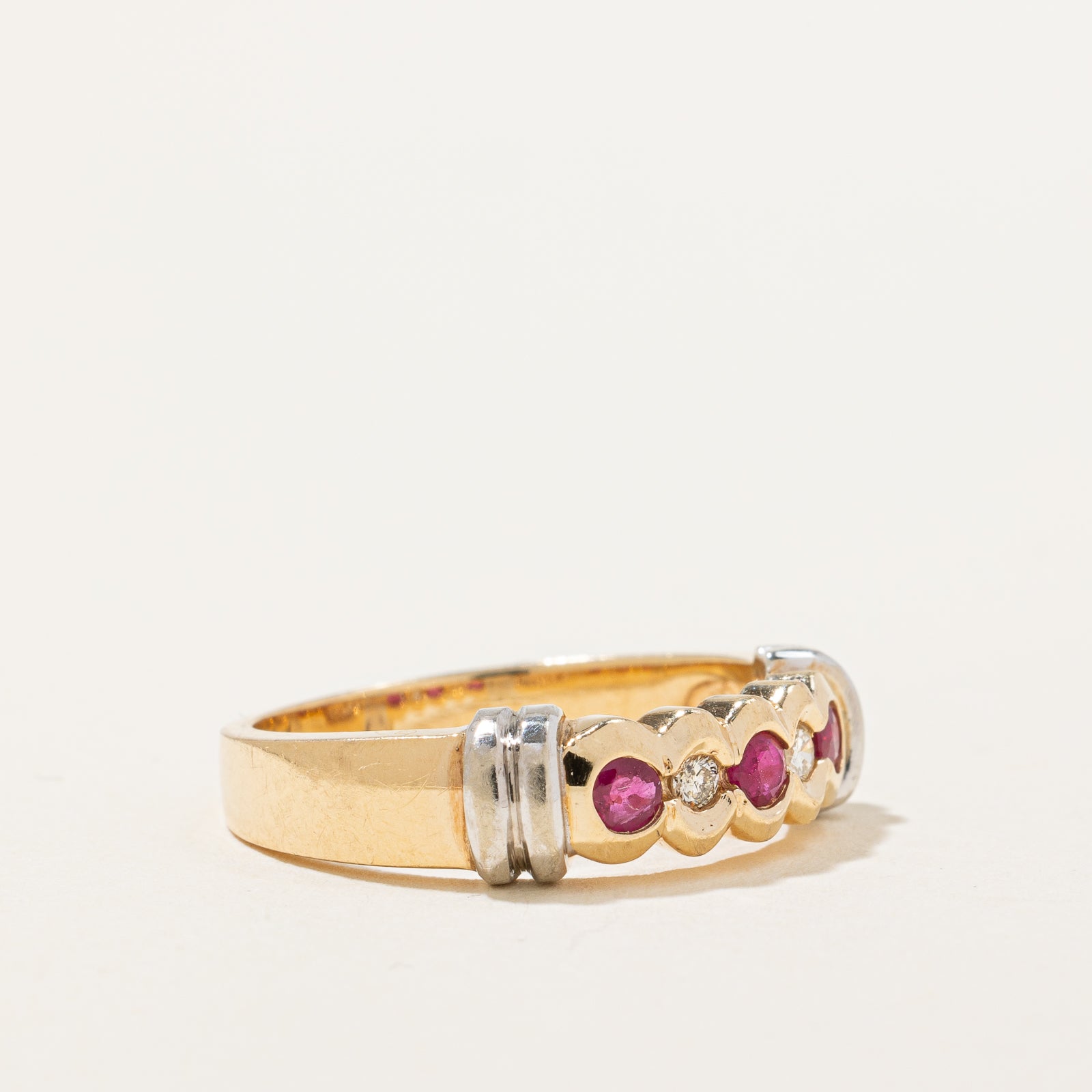 Exquisite Ruby & Diamond Scallop Edged Ring - 0.18ctw Ruby & 0.06ctw Diamond - Size 6.75 - Perfect for Engagement, Anniversary & Special Occasion Gifts