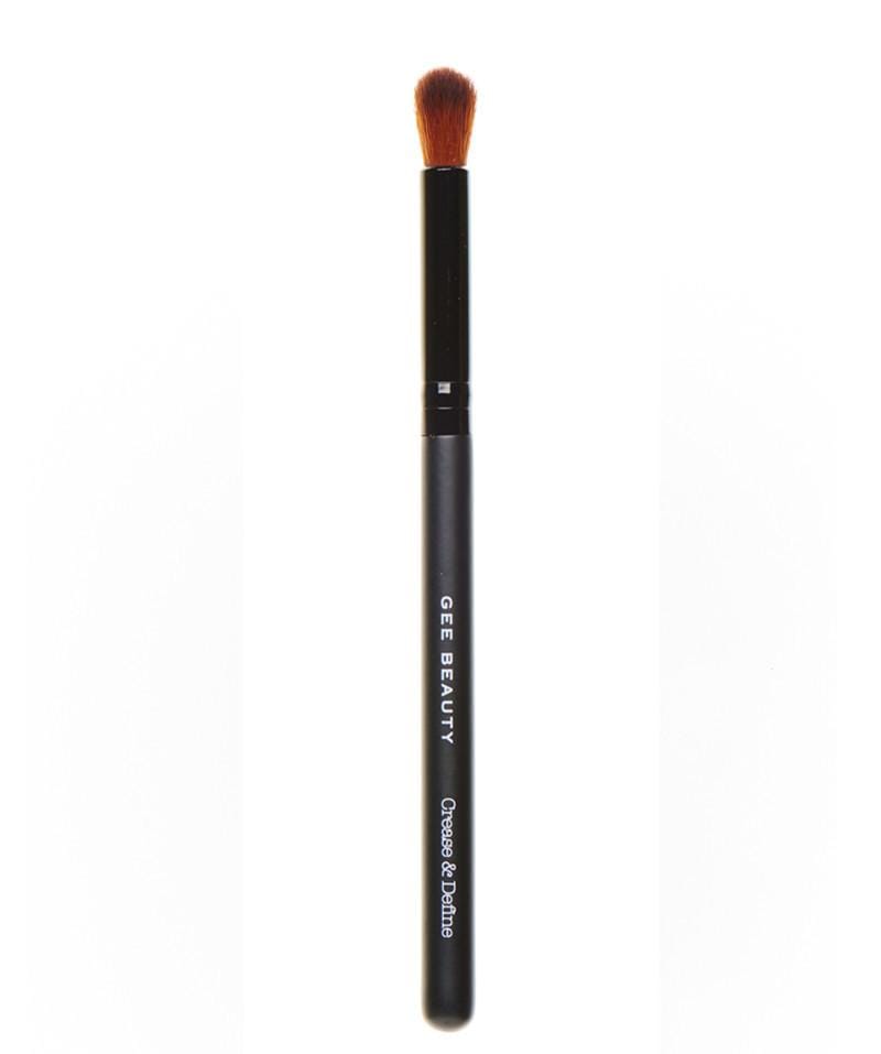 Crease and Define Brush - Professional Eyeshadow Blending Brush for Perfect Eye Makeup | Ideal for Smokey Eyes, Cut Crease & Everyday Makeup Looks