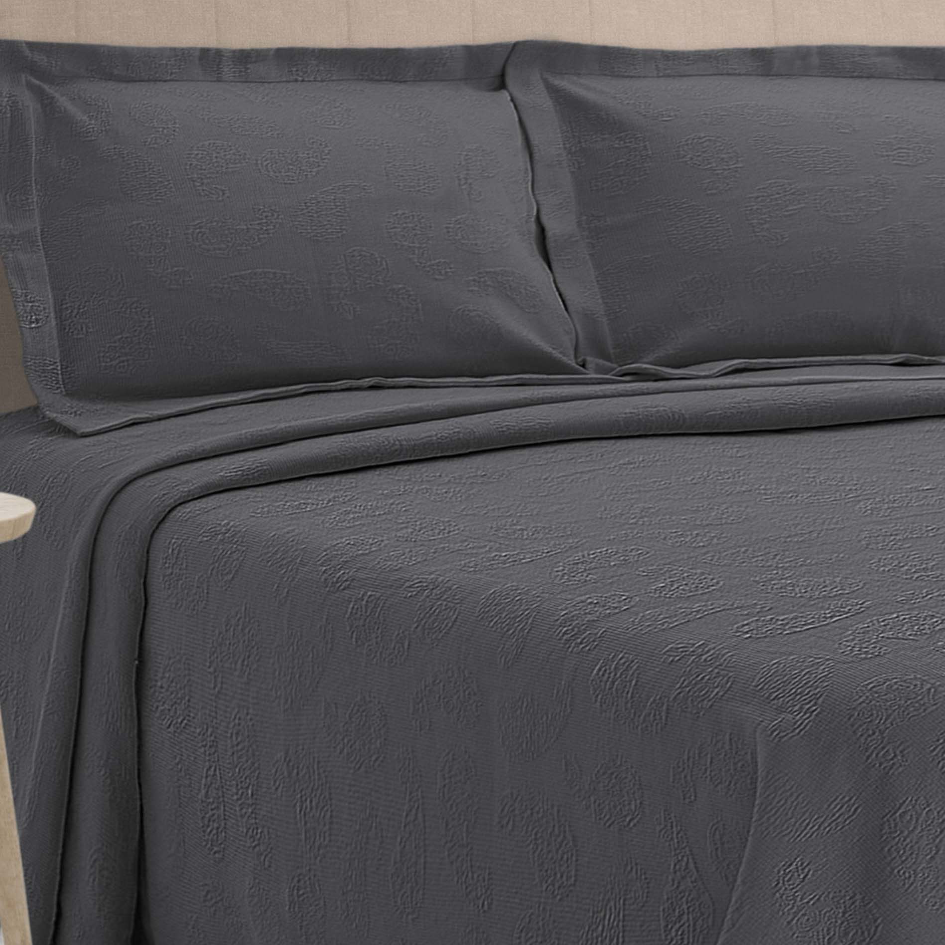 Jacquard Matelassé Paisley Floral Cotton Bedspread Set - Queen Size Luxury Bedding for Master Bedroom & Guest Room Decor