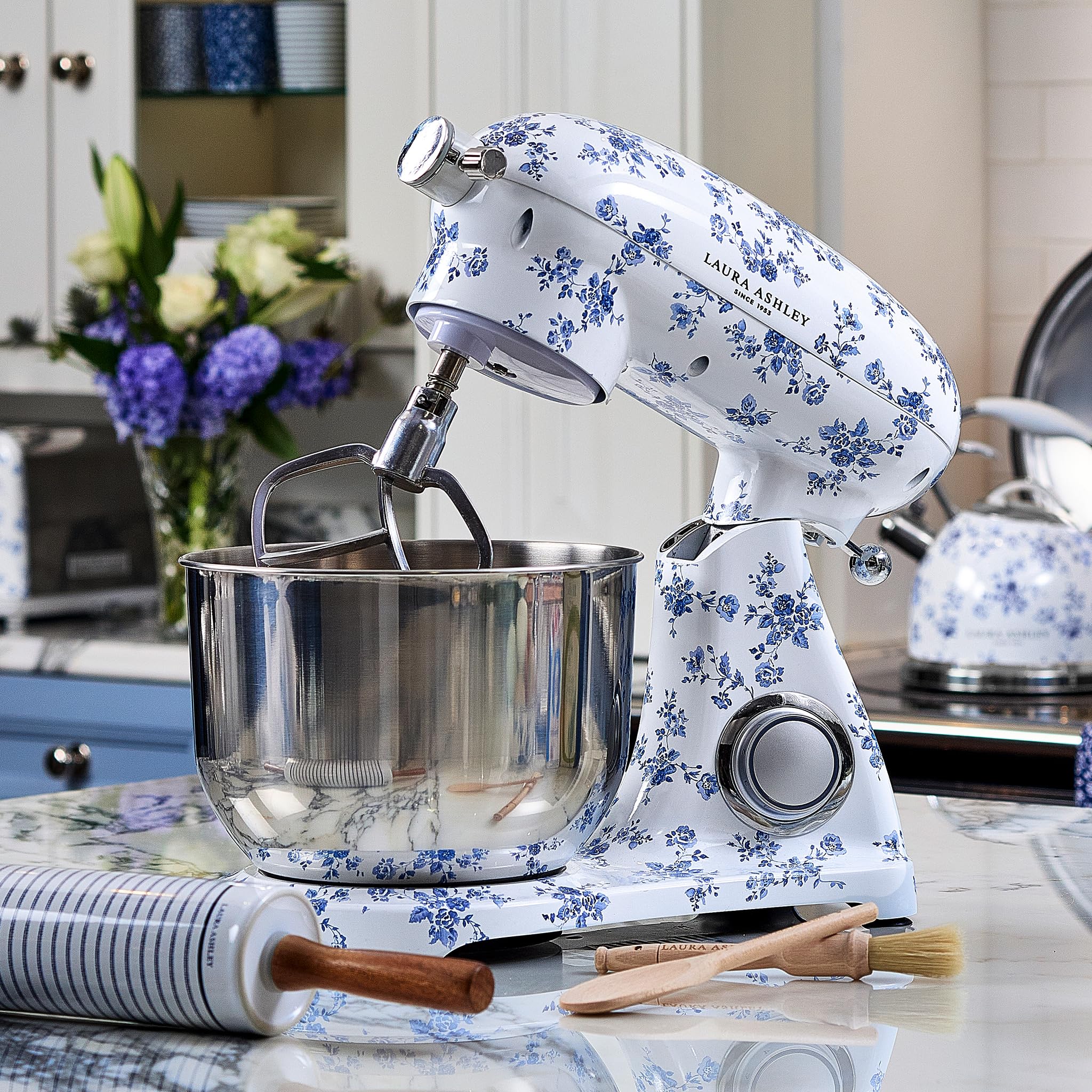 Laura Ashley 800W 6.3-Quart Electric Stand Mixer with 5 Attachments - Powerful Kitchen Mixer for Baking Cakes, Cookies & Dough - Includes Dough Hook, Beater, Egg Whisk & Splash Cover - Perfect for Home Bakers & Small Bakeries