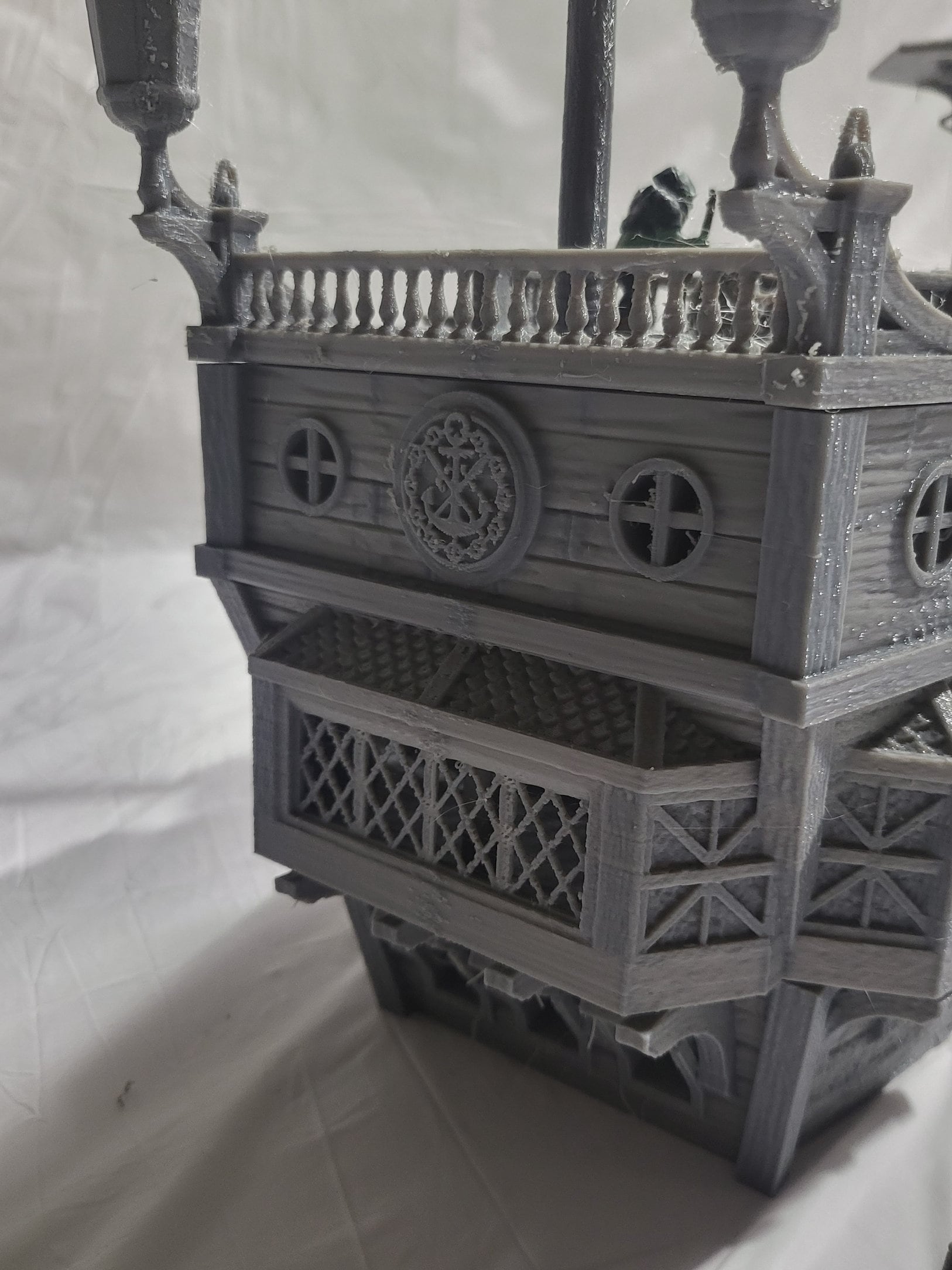 28mm Scale Warship Miniature - Battleship & Frigate Models for Dungeons and Dragons, Wargaming, and Tabletop RPG Scenes | Perfect for Naval Combat, Fantasy Adventures, and Collector Displays