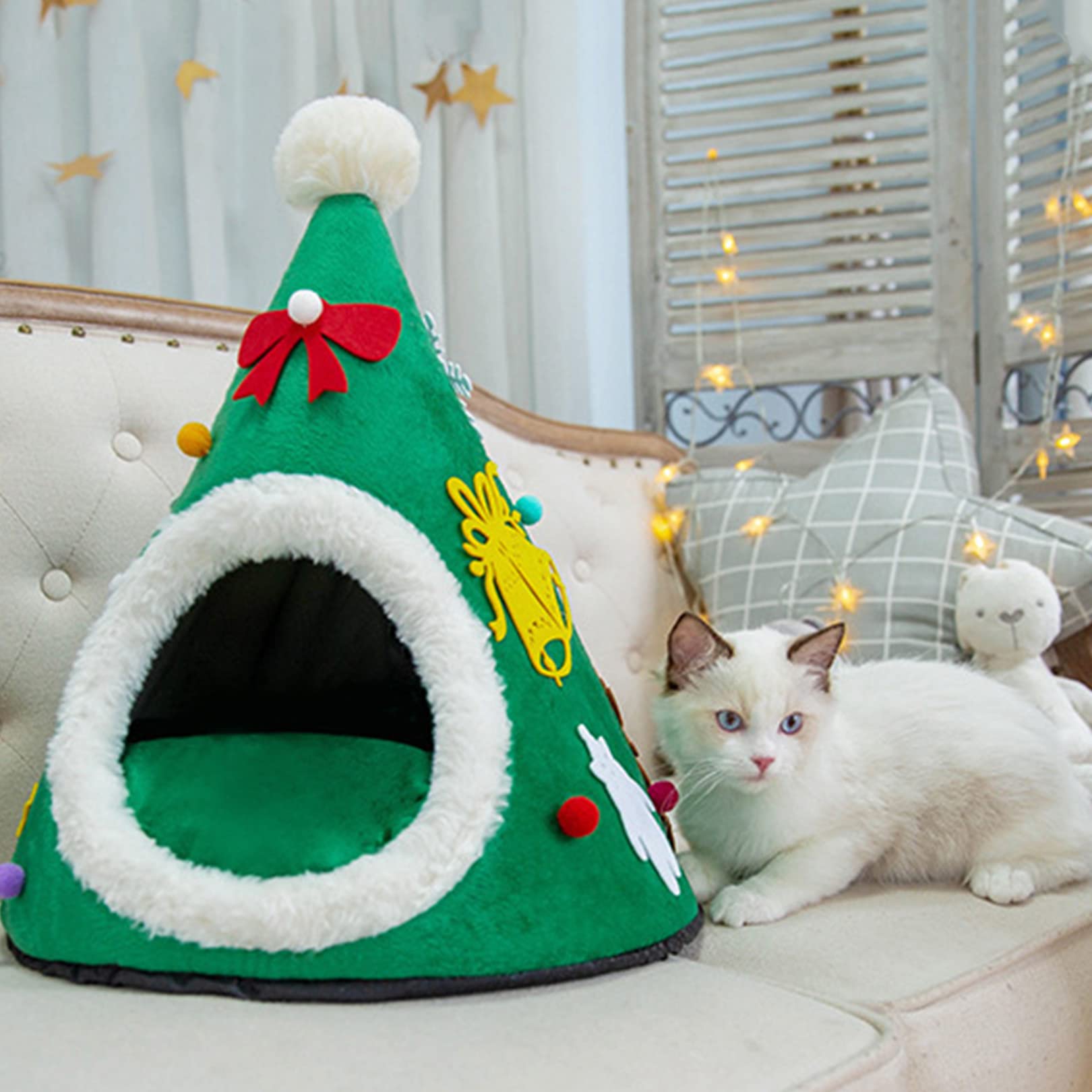 Christmas Tree Shaped Cat Bed - Cozy Pet Sleeping Bag for Small & Medium Dogs & Cats - Soft Cushion & Indoor Cat House - Perfect for Holiday Decor & Winter Napping
