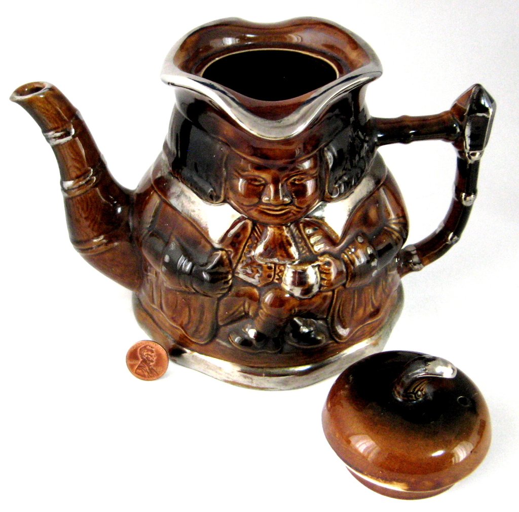 Vintage Toby Teapot Character Jug - Gold Luster England Kensington 1940s Double Sided Collectible - Perfect for Antique Display, Tea Ceremonies & British Memorabilia Collections