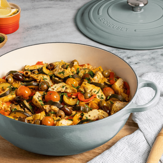Le Creuset 7.5 Quart Signature Enameled Cast Iron Dutch Oven - Premium Cookware for Baking, Roasting & Slow Cooking - Perfect for Soups, Stews & Family Meals