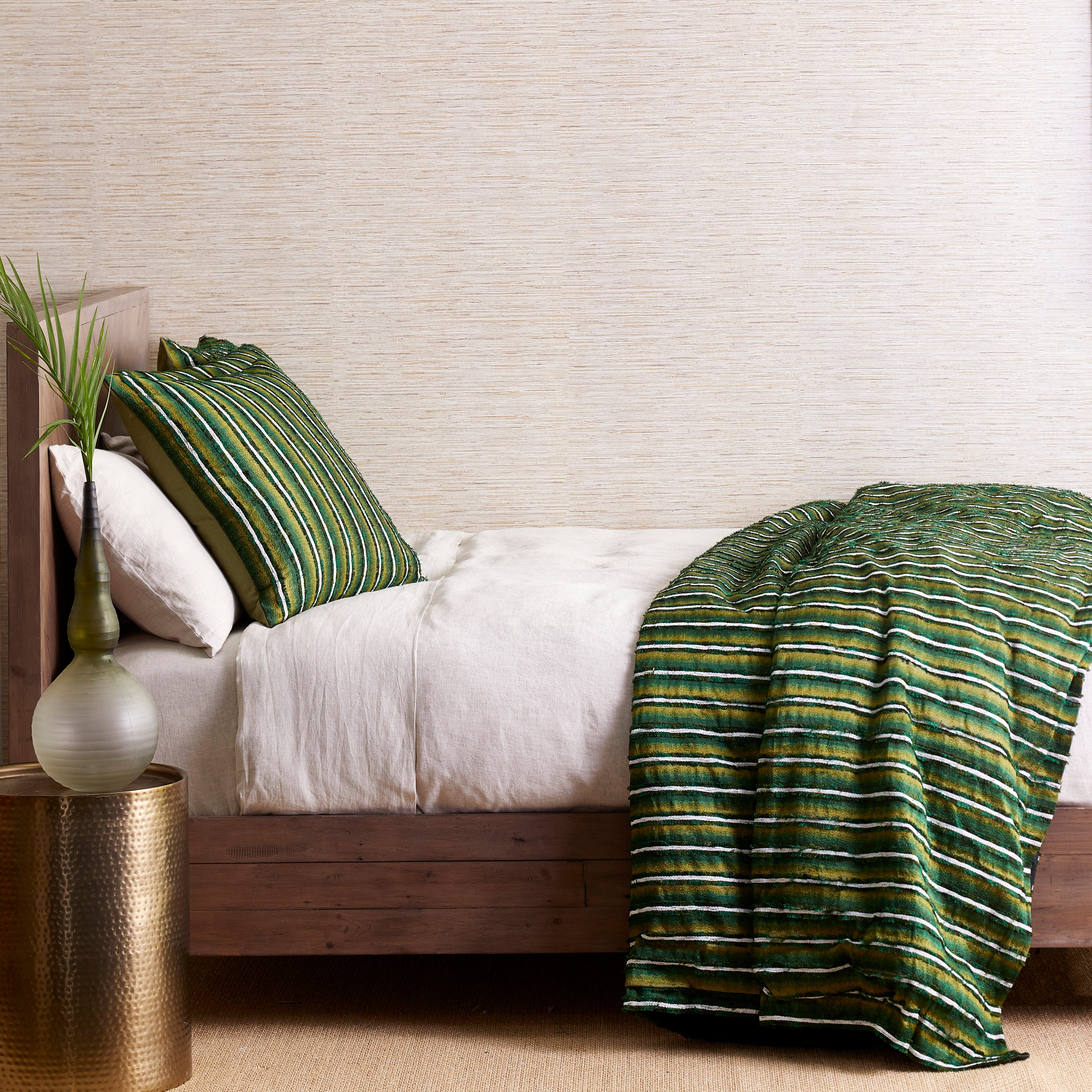 Pluma Throw Blanket - Soft & Cozy Lightweight Throw for Couch, Bed, Sofa - Perfect for Home, Office, and Travel