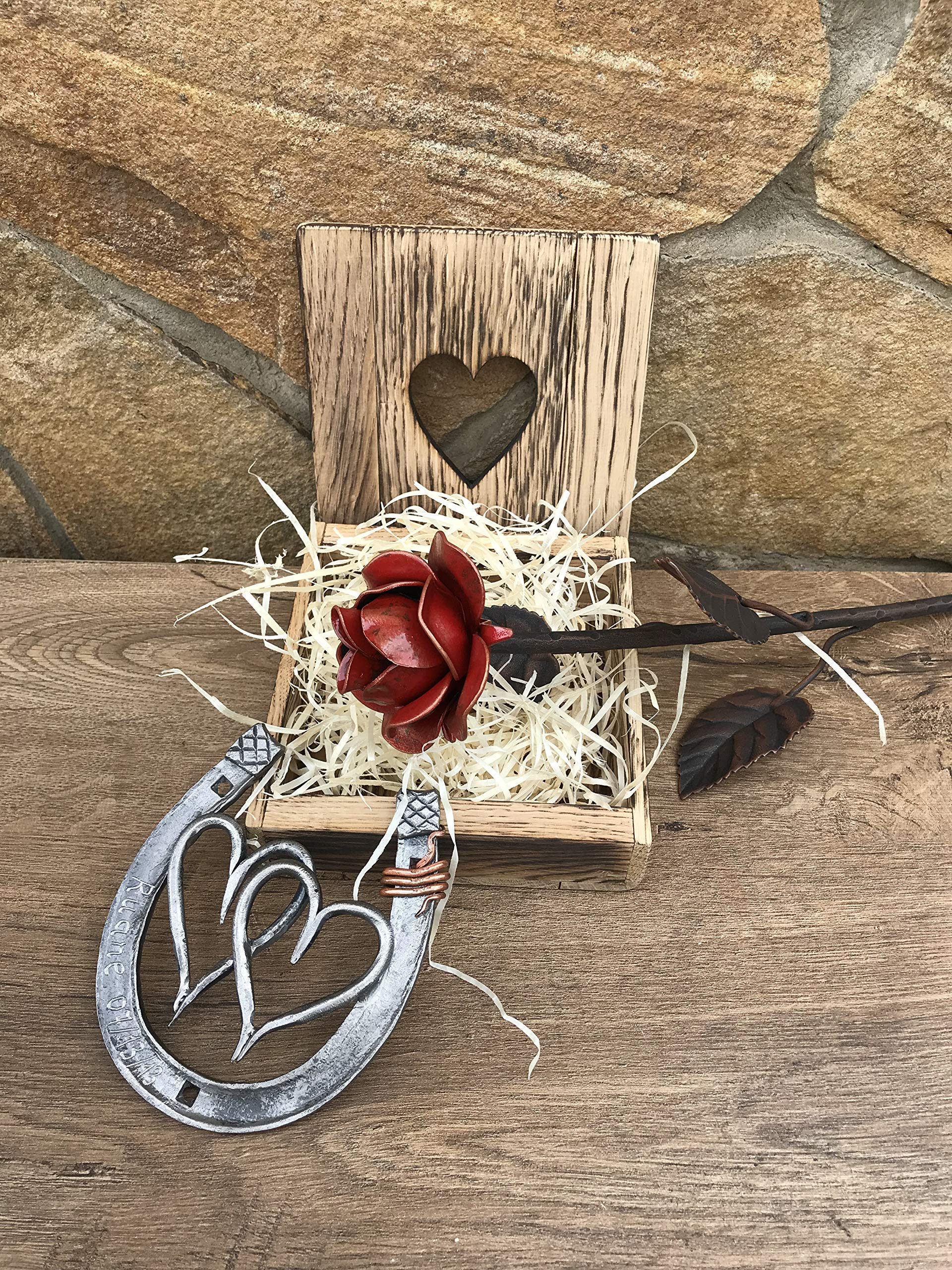 Handmade Iron Rose & Horseshoe Gift Set - Unique 6th Anniversary Gift for Her - Romantic Iron Themed Present for Wife - Perfect for Wedding Anniversaries, Valentine's Day & Home Decor