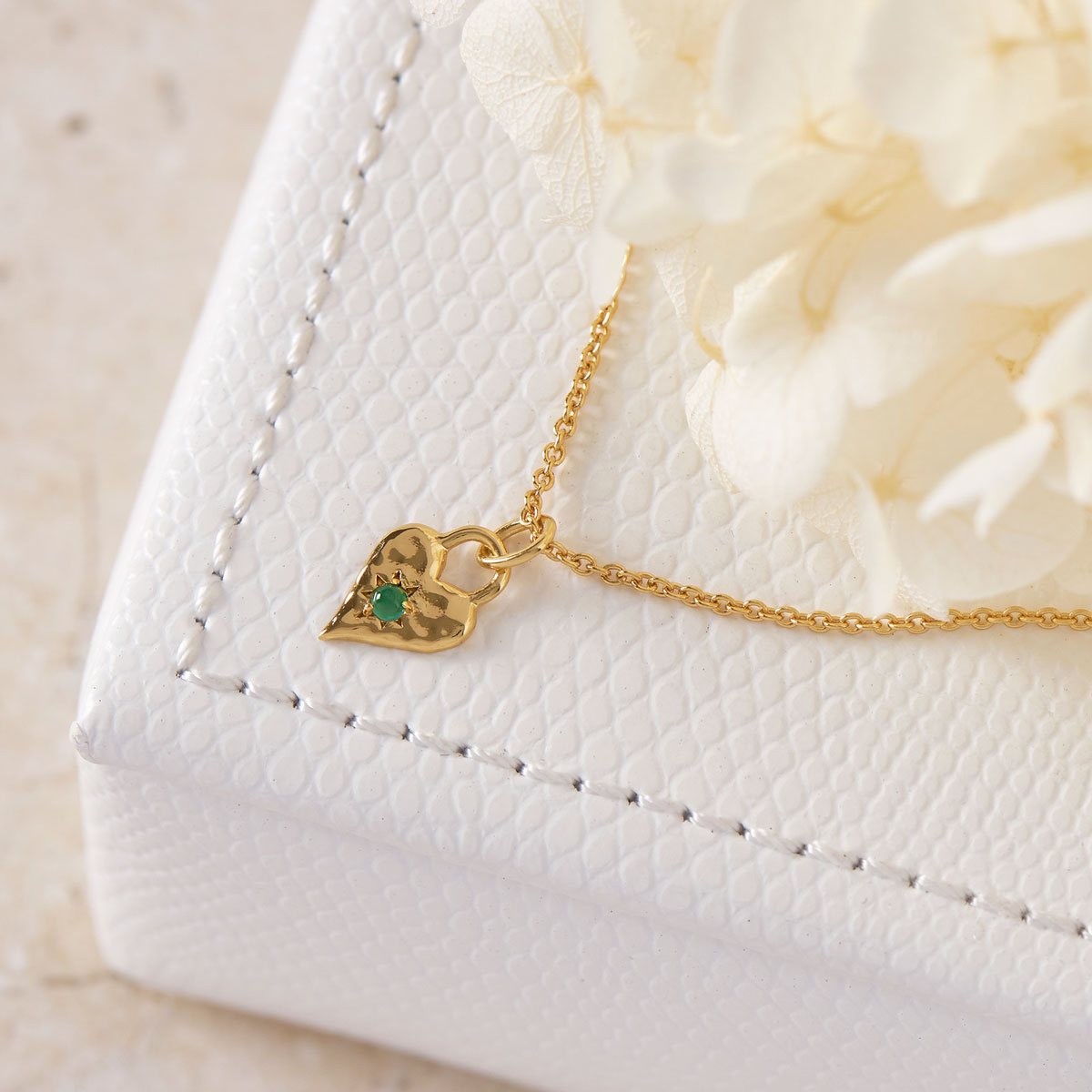 18K Gold Love Heart Green Onyx Necklace for Women - Elegant Jewelry Gift for Valentine's Day, Anniversary & Special Occasions