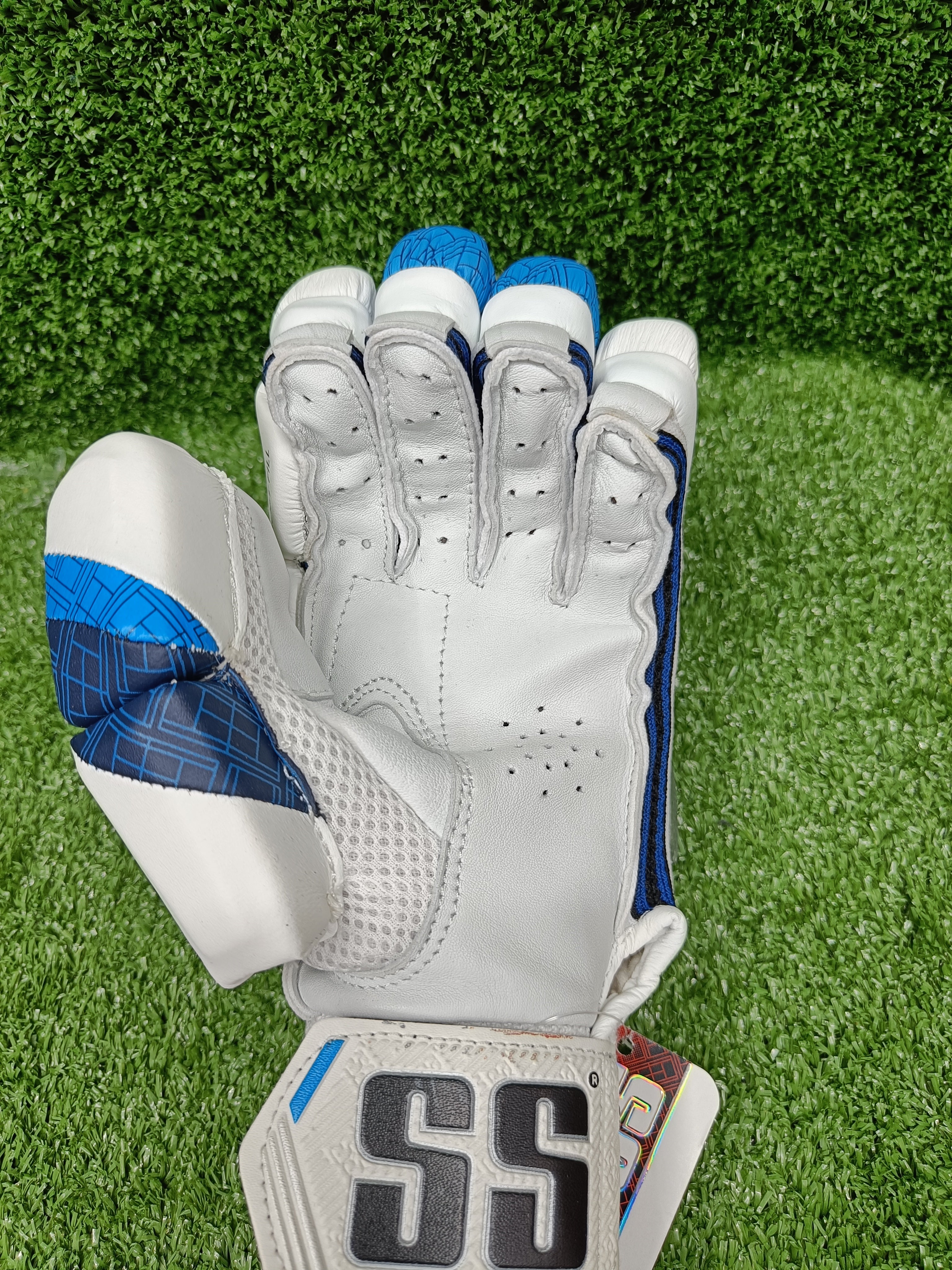 SS Aerolite Junior/Youth Cricket Batting Gloves - Dark Blue | Lightweight Protective Gloves for Young Cricket Players | Perfect for Practice, Matches & Training Sessions