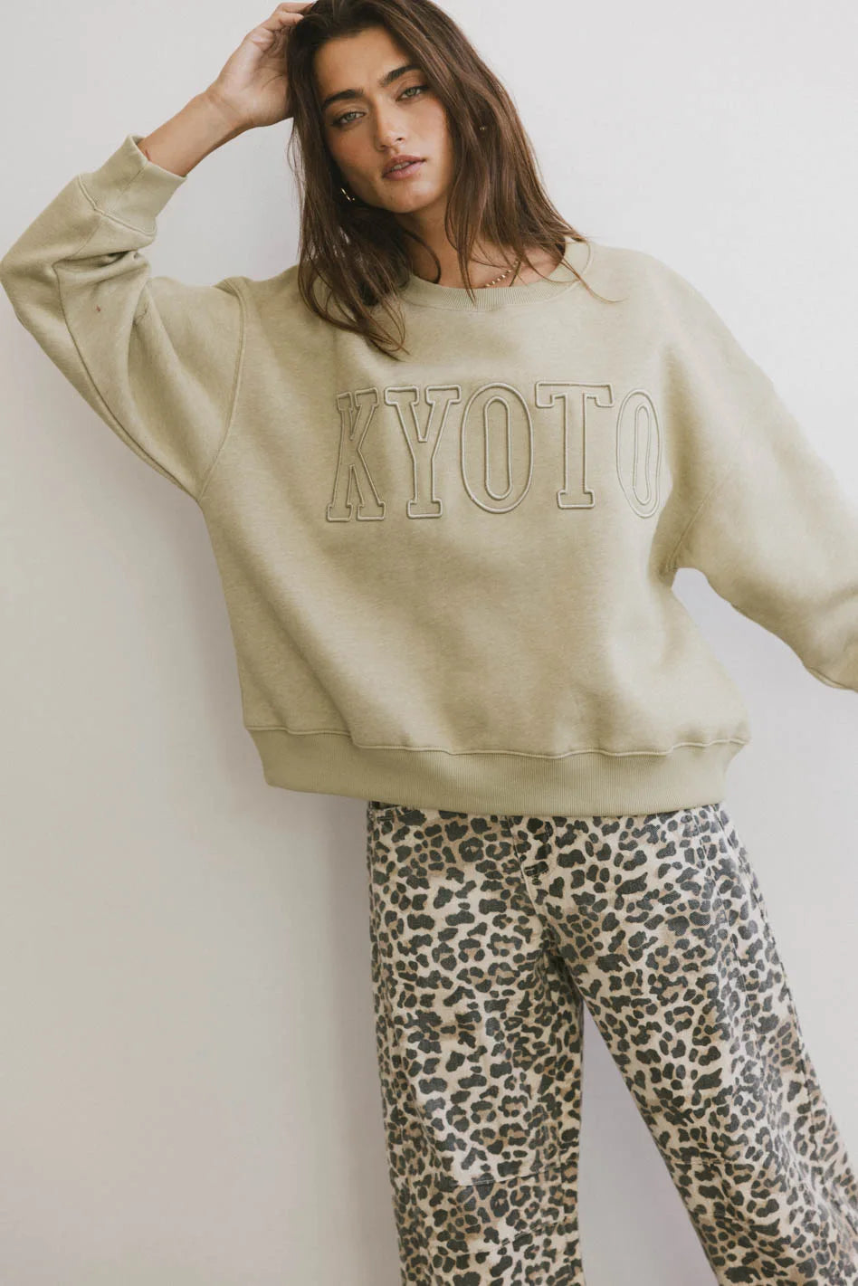 Kyoto Sweatshirt for Women & Men | Cozy Fleece Pullover | Japanese Streetwear Style | Perfect for Casual Wear, Travel & Loungewear