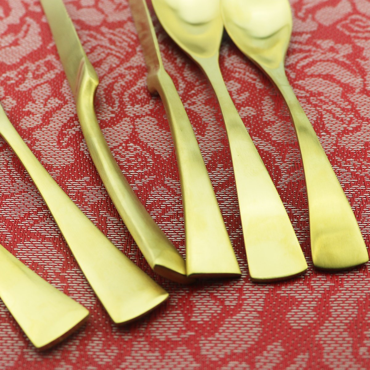 24-Piece Stainless Steel Flatware Set - 18/10 Heavy Duty Cutlery with Matte Gold Finish - Service for 4 - Durable Kitchen Utensils for Home, Restaurant & Dinner Parties