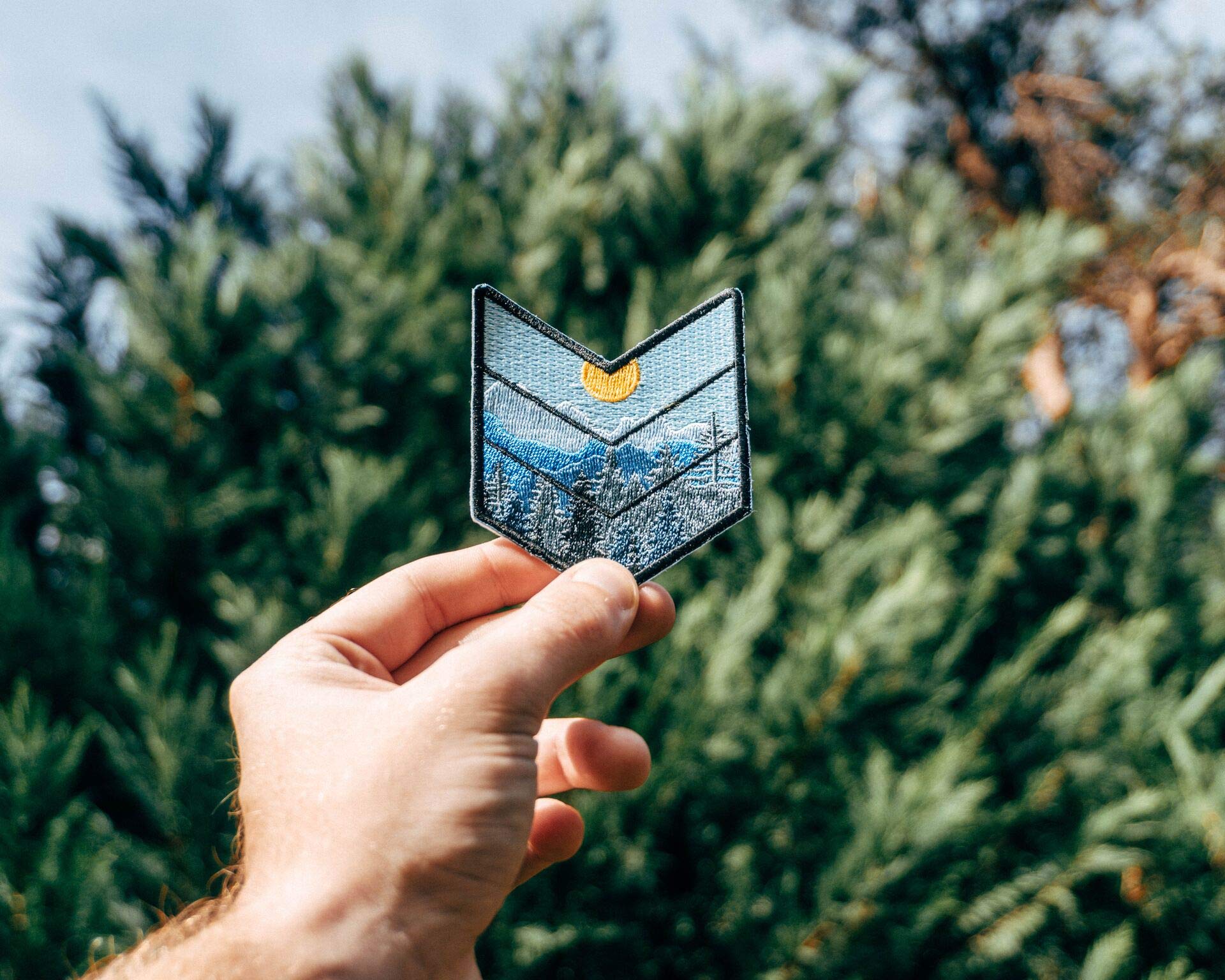 XINZOKYC O'Houlihans Mountain Wilderness Chevron Morale Patch - Iron On Embroidered Patch for Jackets, Backpacks & Hats - Military Style Badge for Outdoor Enthusiasts & Collectors