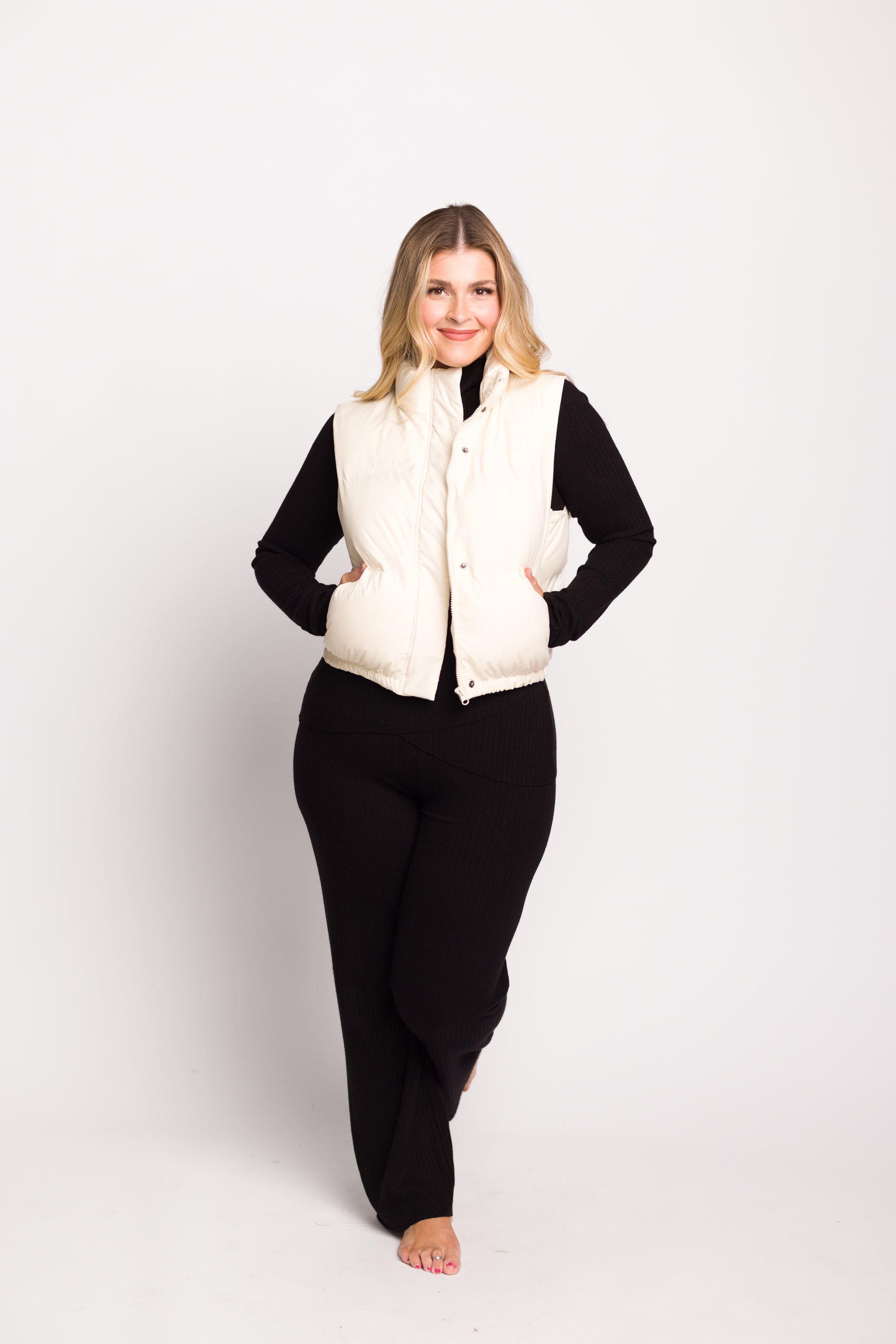 Aspen Vest for Women - Soft & Warm Cappuccino Foam Puffer Jacket - Lightweight Winter Coat for Outdoor Activities, Hiking & Casual Wear