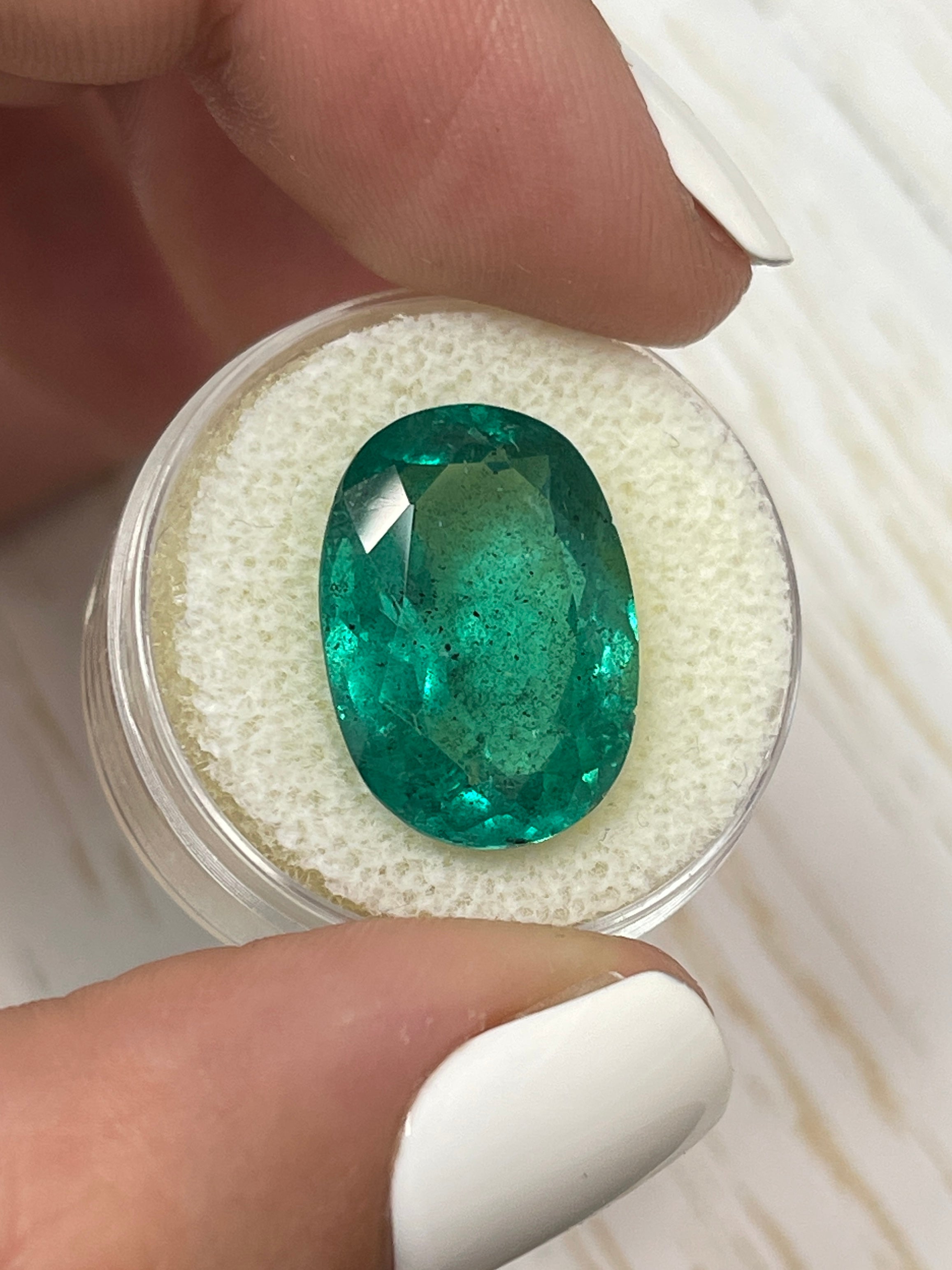 12.42 Carat Natural Colombian Emerald Gemstone - Oval Cut 18x13mm Loose Green Emerald for Jewelry Making, Engagement Rings & Collector's Gems