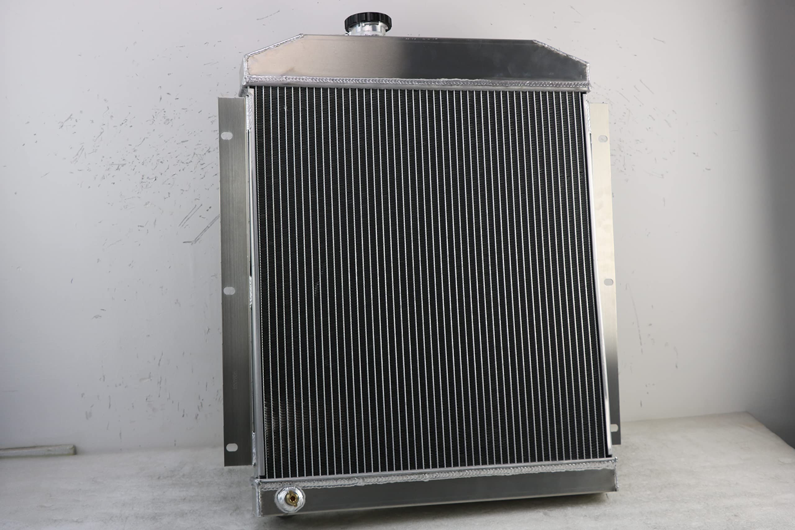 High-Performance Aluminum Radiator for 1948-1953 Chevy C/K 3100-3900 Pickup Trucks - 3.5L/3.8L/4.3L L6 Engine - 4-Row Cooling + 16