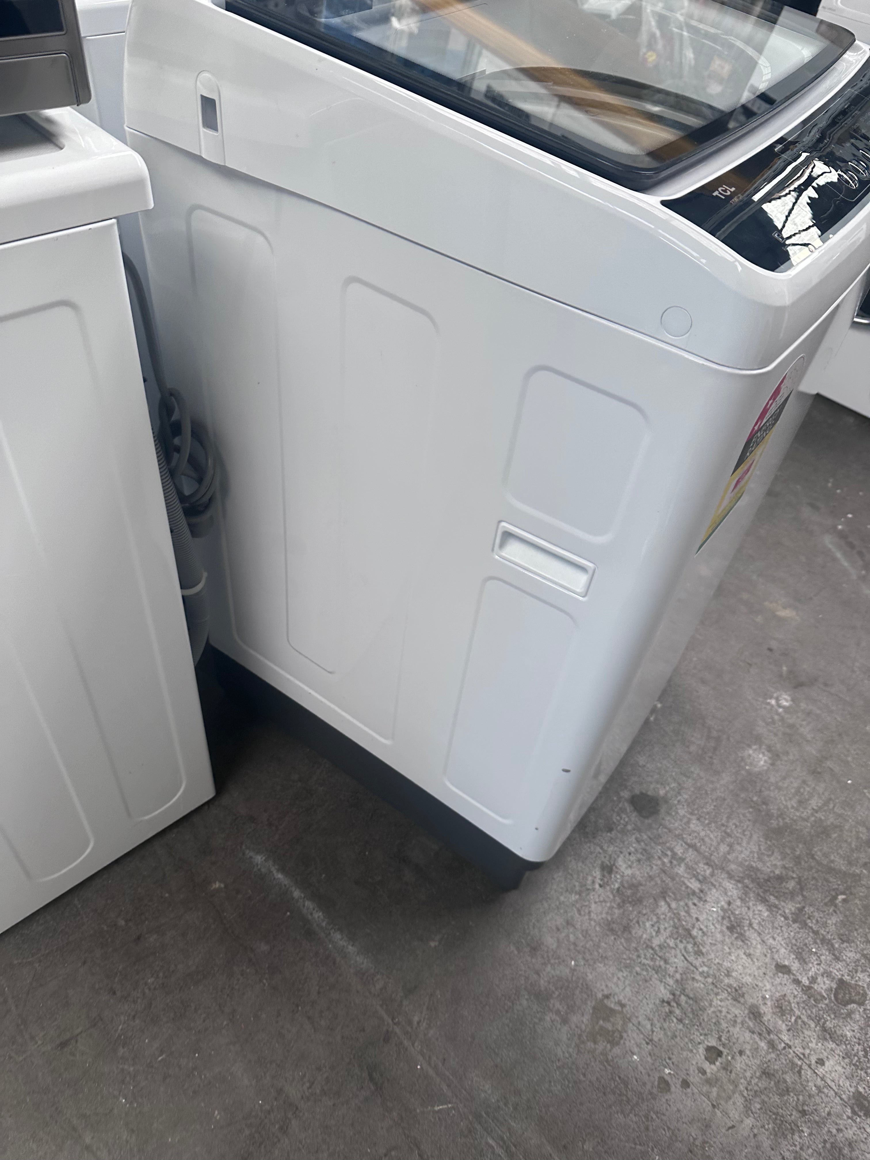 Refurbished TCL 8kg Top Load Washing Machine - Energy Efficient Laundry Solution for Small Apartments & Dorms